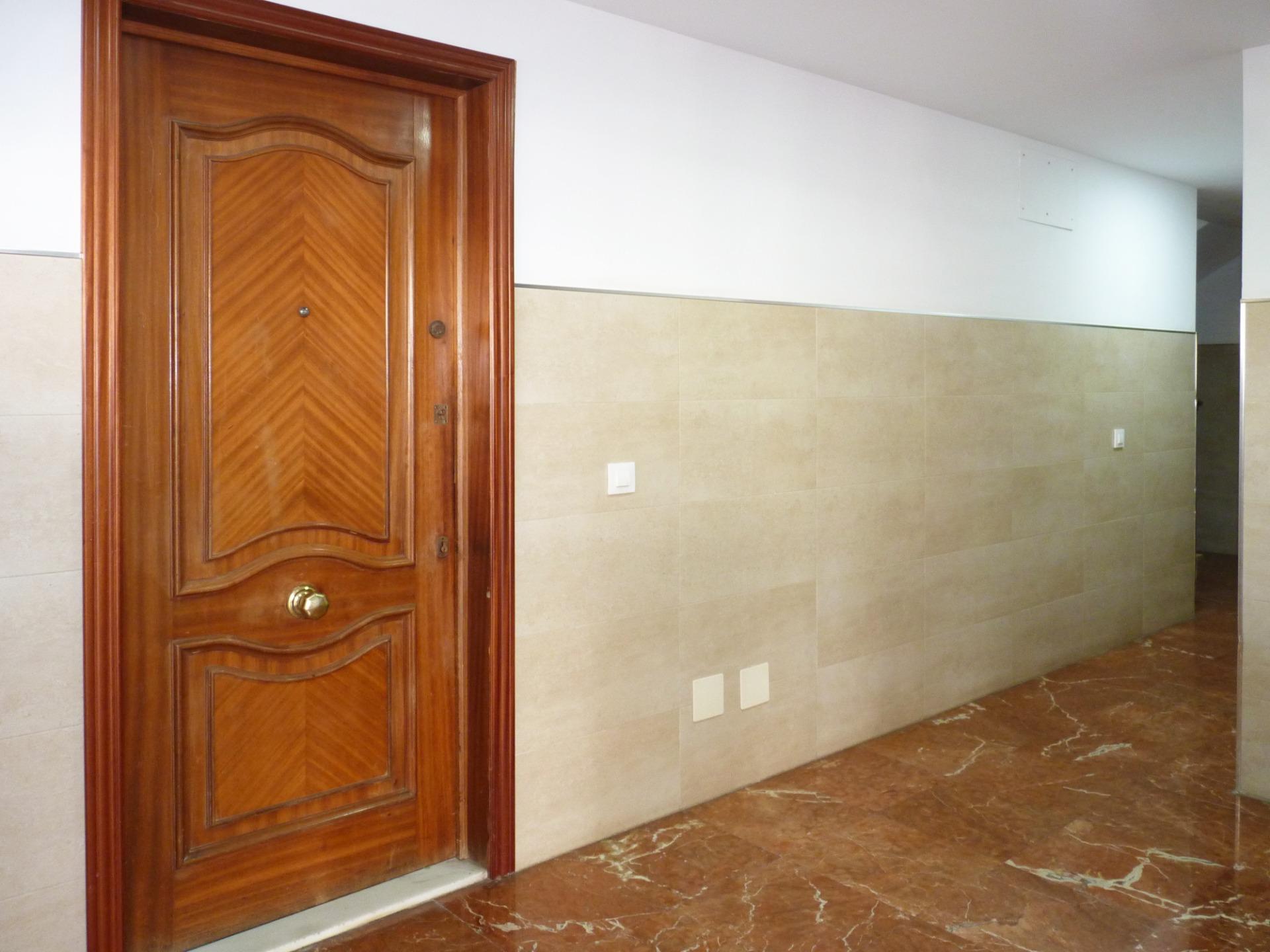 PISO CON GRAN SALÓN Y TOTAL PRIVACIDAD EN CALLE RAFAEL LAFFÓN 1, SEVILLA