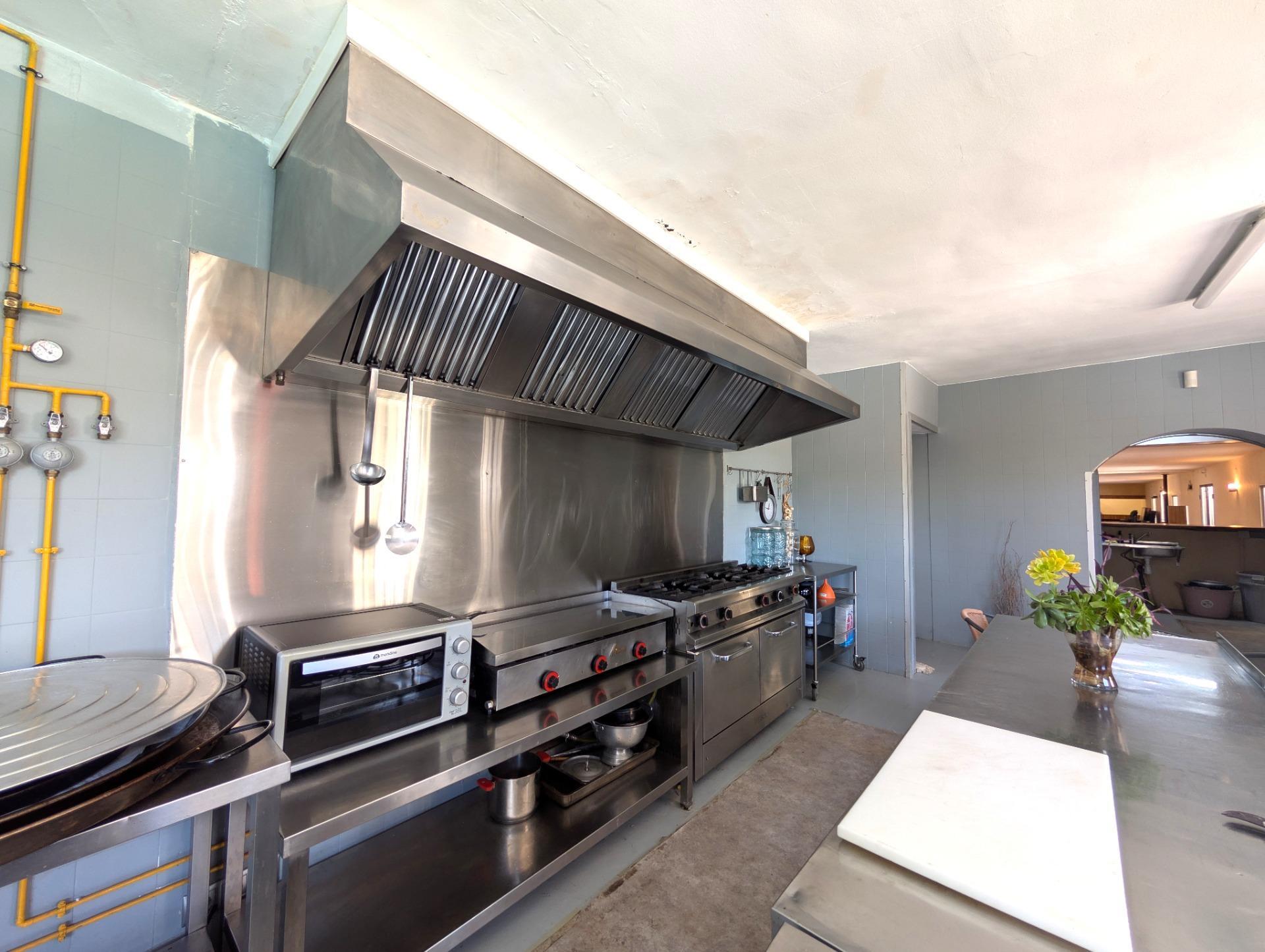 En venta Finca rústica con chalet privado e instalaciones de Restaurante con licencia en el corazón del Valle de Agres en Gayanes.