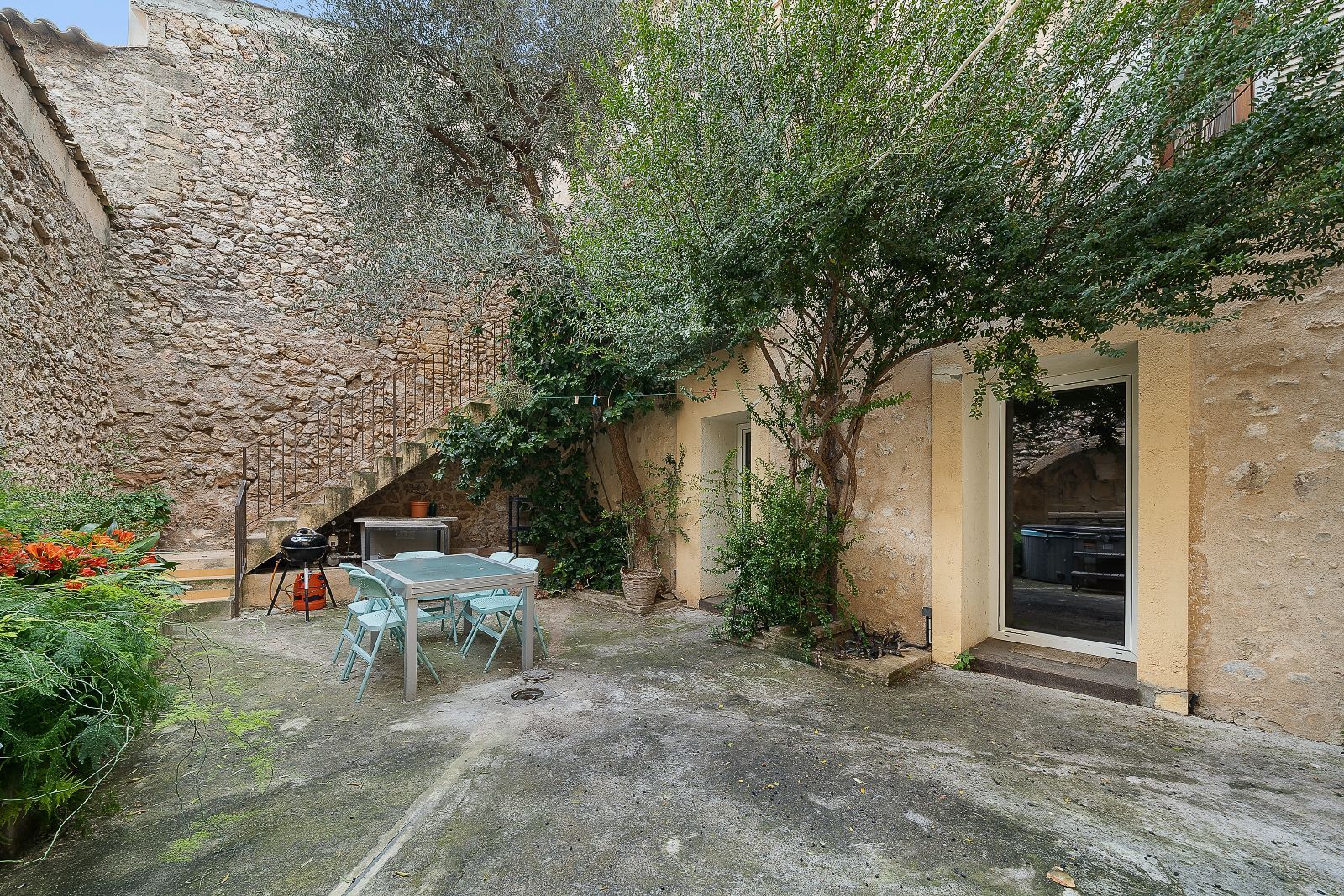 Casa en Pollensa de 404 m2 con patio, garaje y licencia ETV