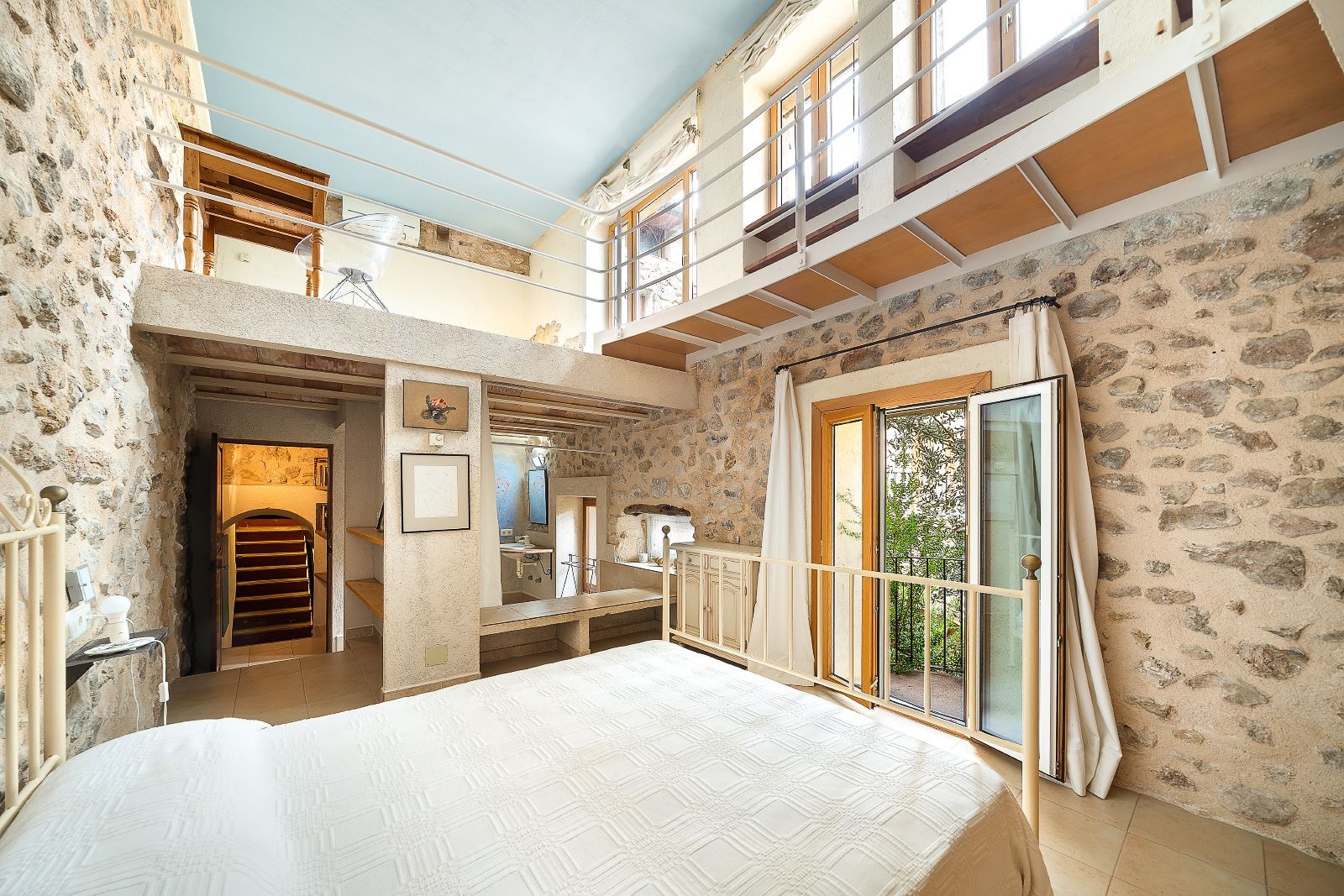 Casa en Pollensa de 404 m2 con patio, garaje y licencia ETV