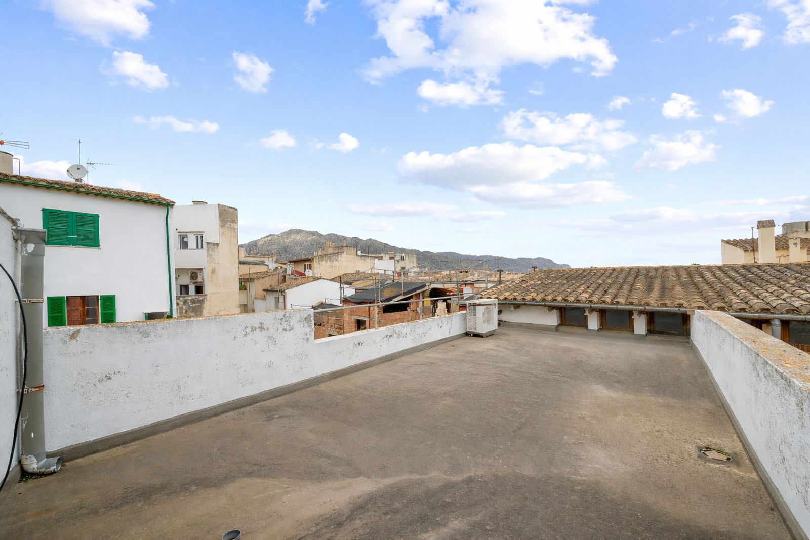 Casa en Pollensa de 404 m2 con patio, garaje y licencia ETV