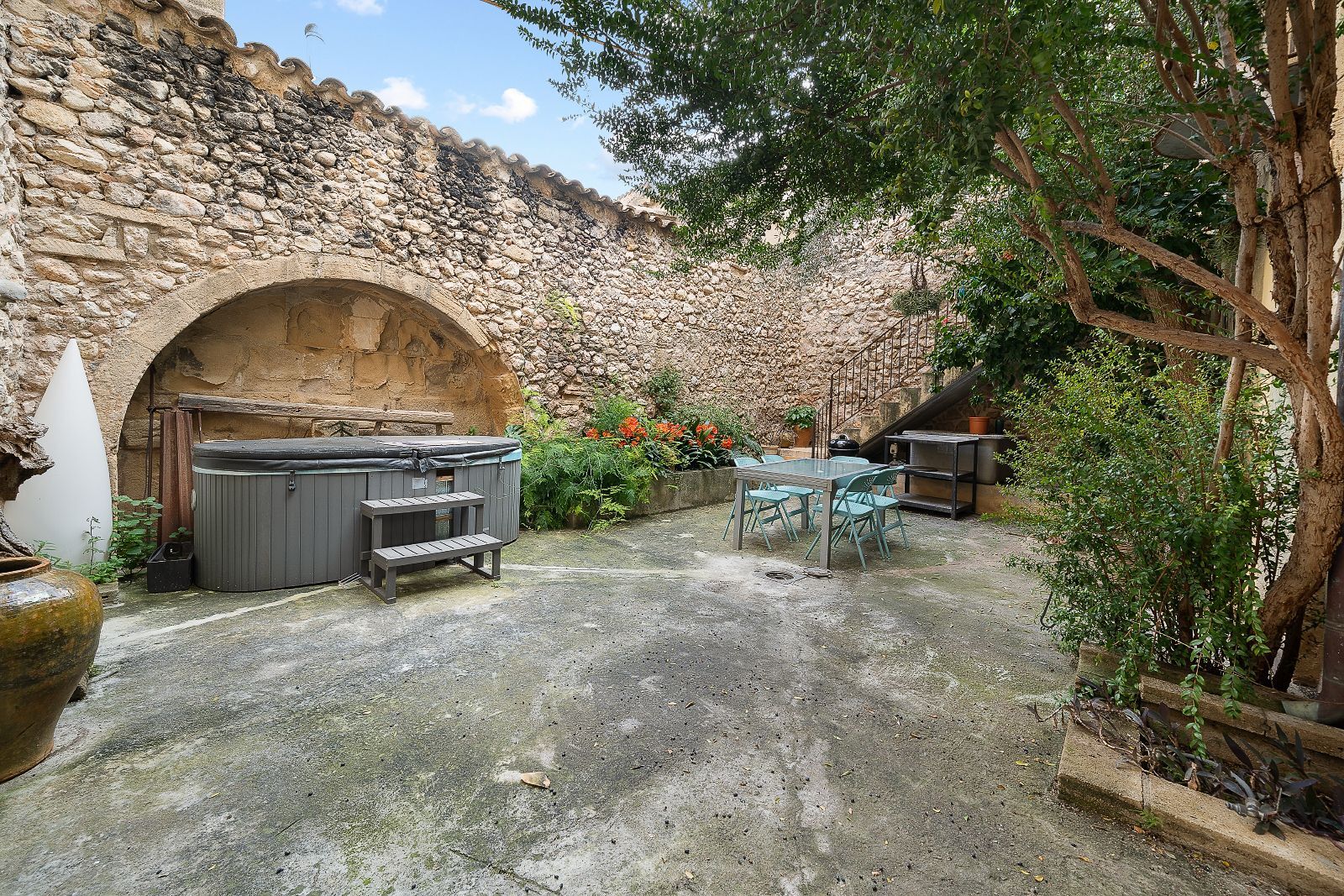 Casa en Pollensa de 404 m2 con patio, garaje y licencia ETV