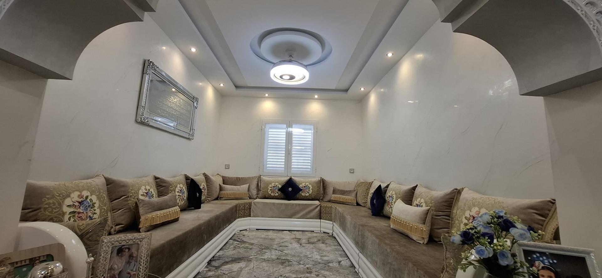 Vivienda Reformada Integralmente en Dos Hermanas ? 2 Plantas, Azotea Privada y Vado Vigente