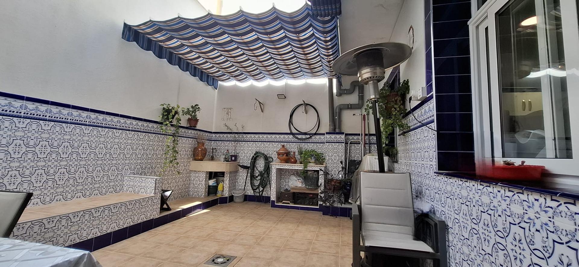 Vivienda Reformada Integralmente en Dos Hermanas ? 2 Plantas, Azotea Privada y Vado Vigente