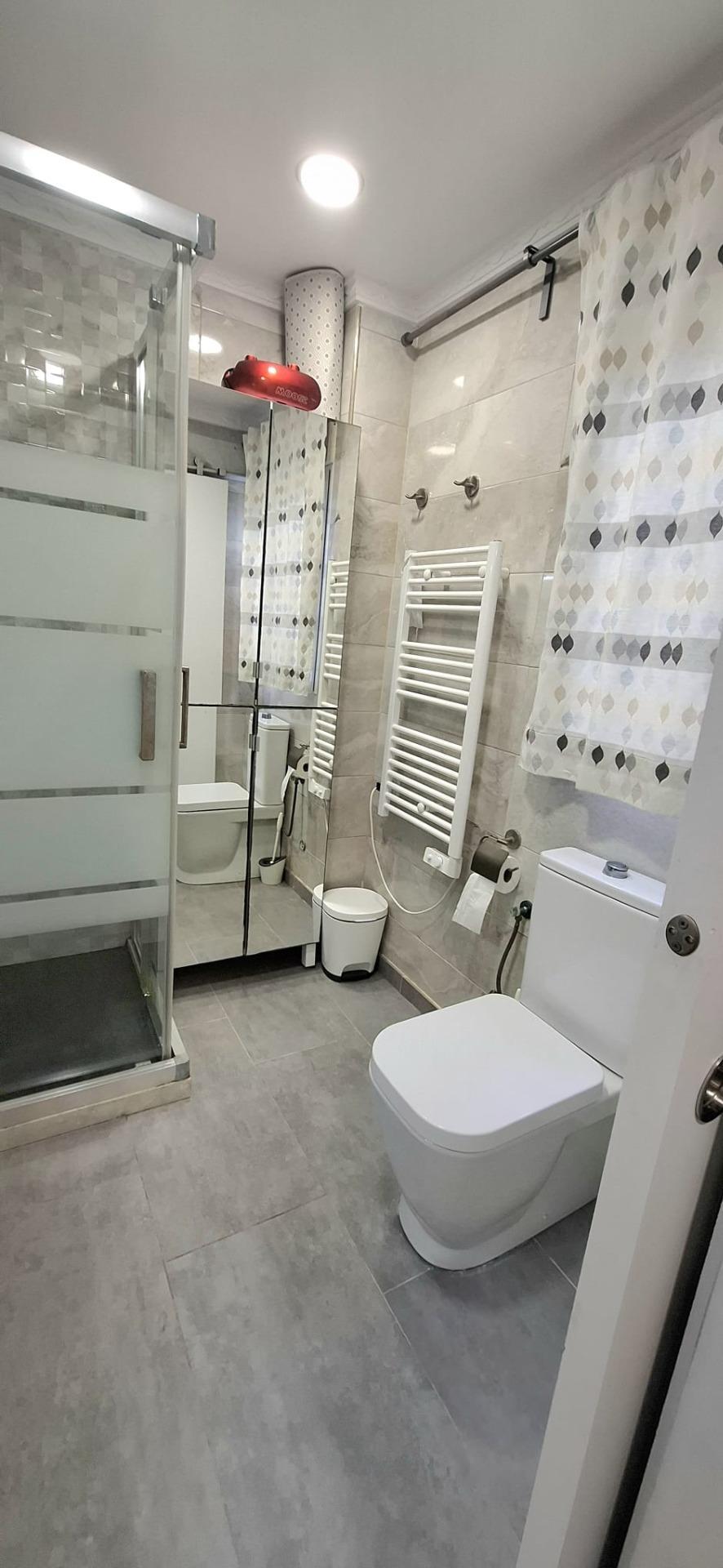 Vivienda Reformada Integralmente en Dos Hermanas ? 2 Plantas, Azotea Privada y Vado Vigente