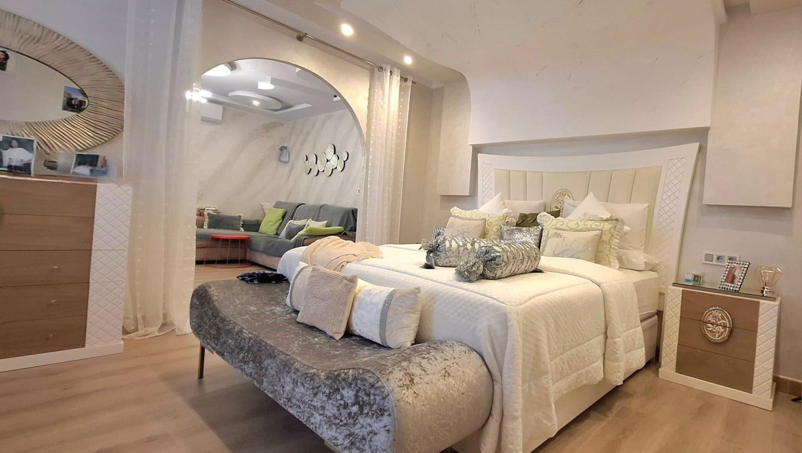 Vivienda Reformada Integralmente en Dos Hermanas ? 2 Plantas, Azotea Privada y Vado Vigente