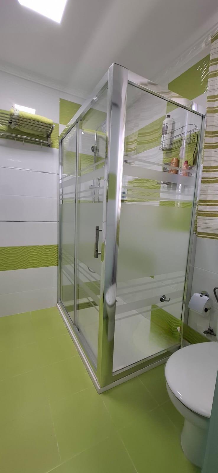 Vivienda Reformada Integralmente en Dos Hermanas ? 2 Plantas, Azotea Privada y Vado Vigente