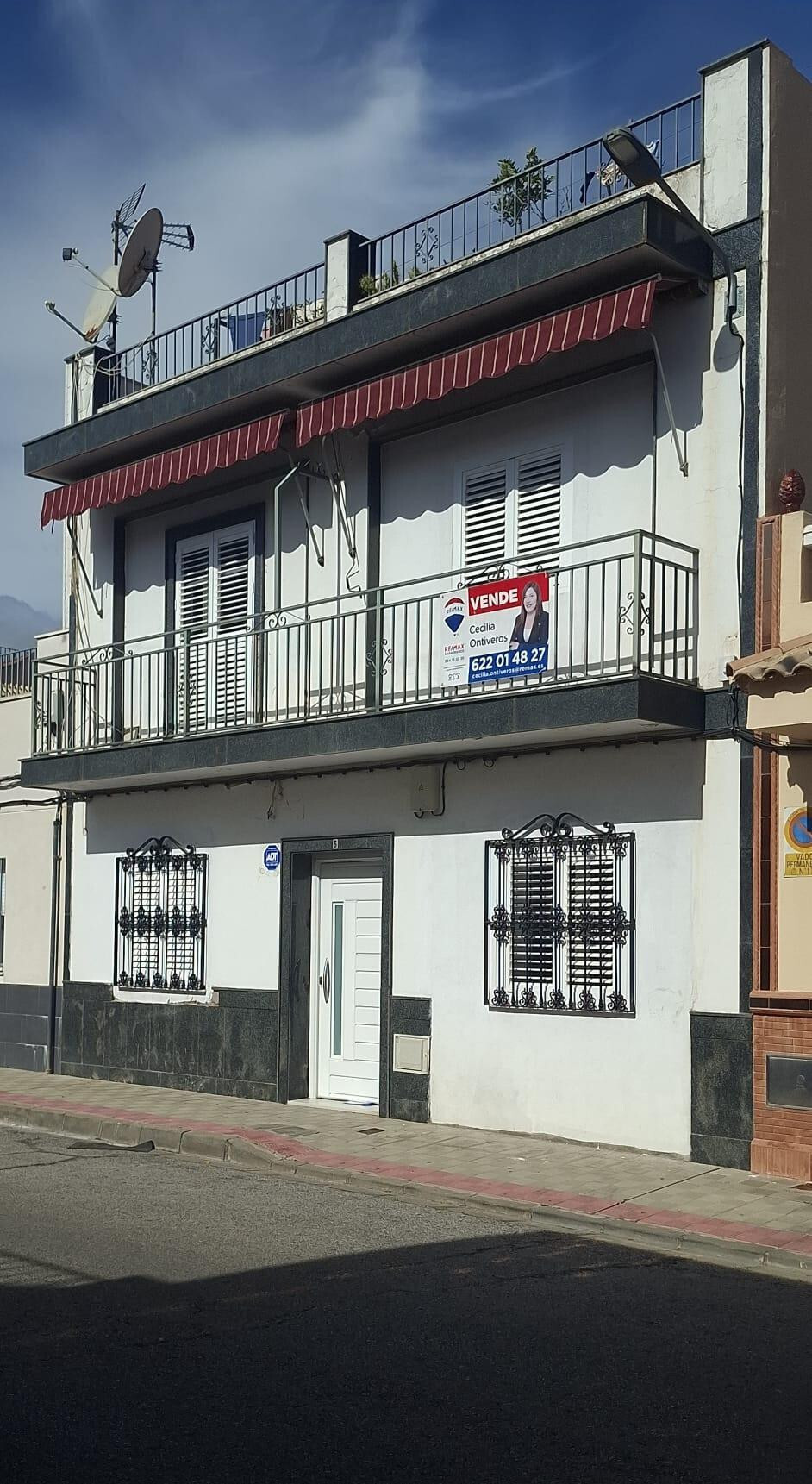 Vivienda Reformada Integralmente en Dos Hermanas ? 2 Plantas, Azotea Privada y Vado Vigente