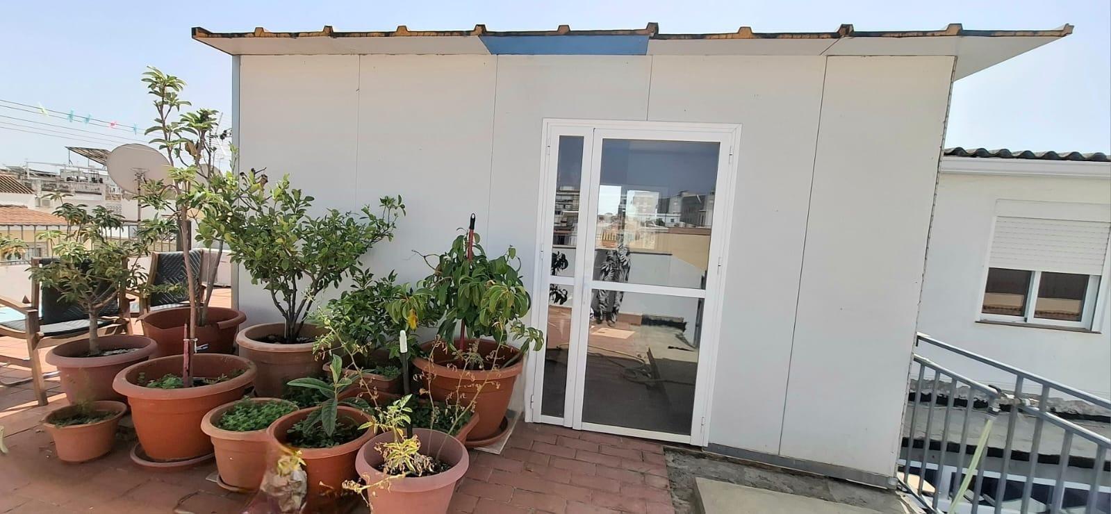 Vivienda Reformada Integralmente en Dos Hermanas ? 2 Plantas, Azotea Privada y Vado Vigente