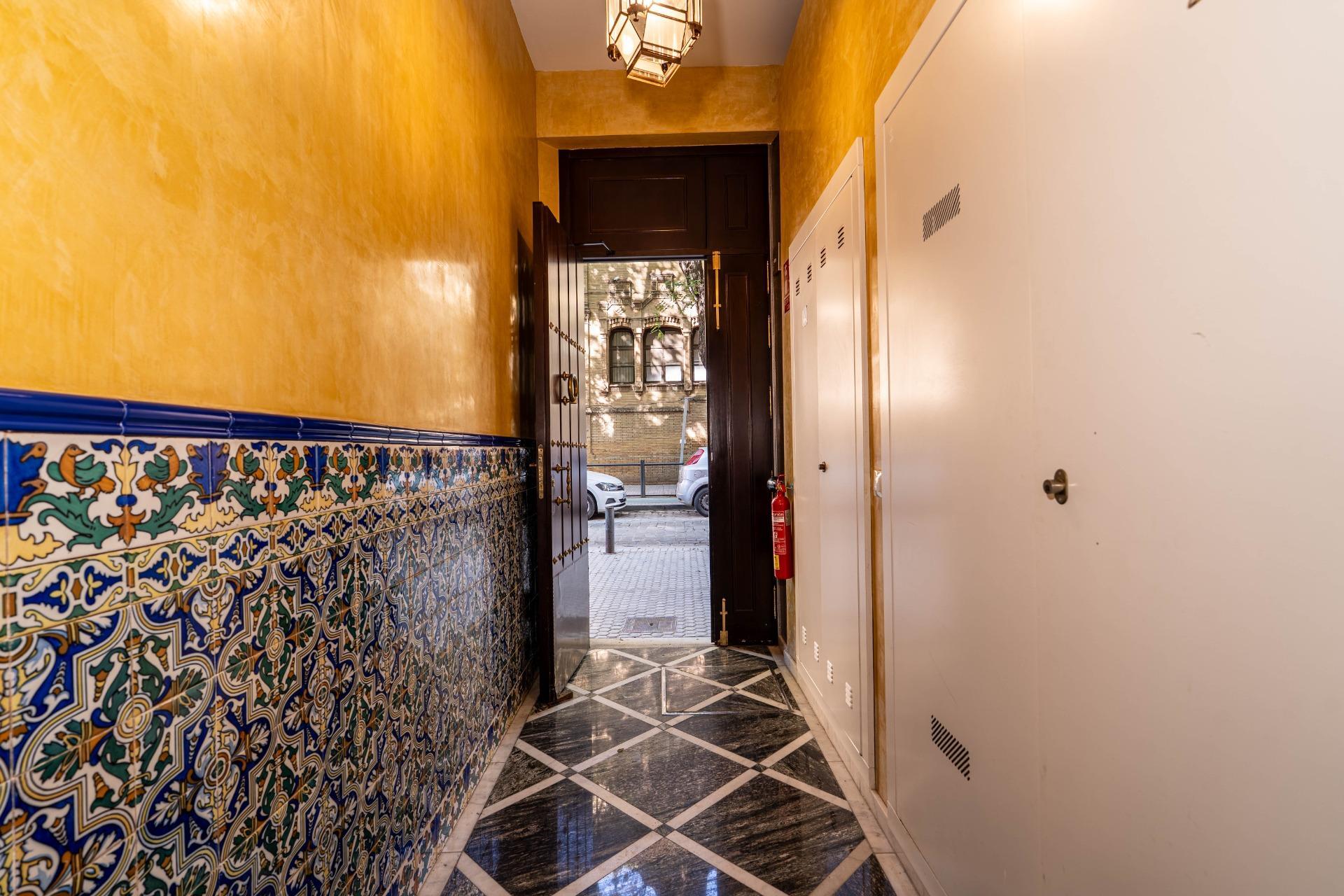 Exclusivo Ático Dúplex con Terraza y Piscina Privada en la mejor zona de triana.