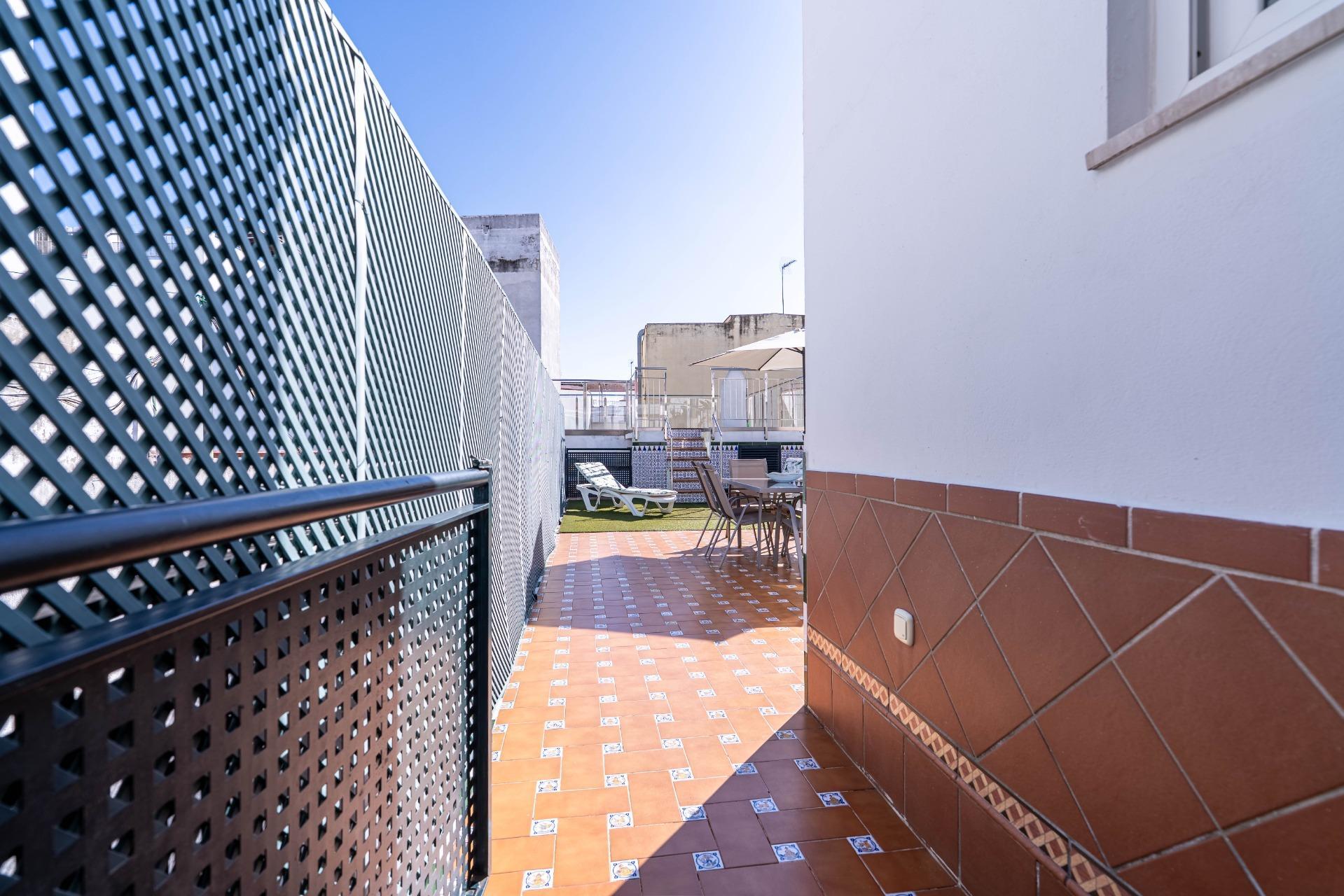Exclusivo Ático Dúplex con Terraza y Piscina Privada en la mejor zona de triana.