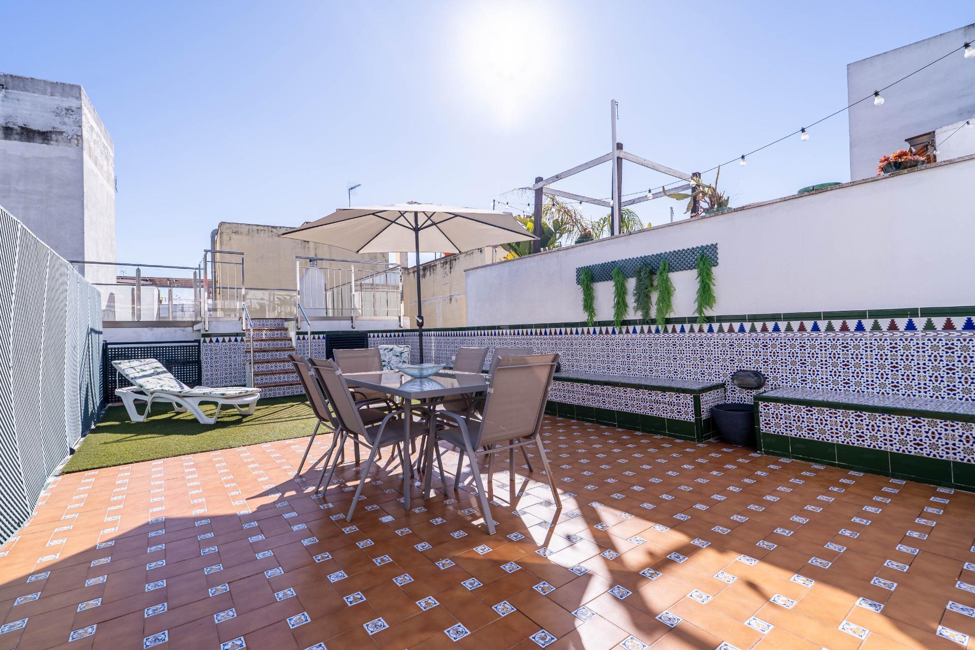 Exclusivo Ático Dúplex con Terraza y Piscina Privada en la mejor zona de triana.
