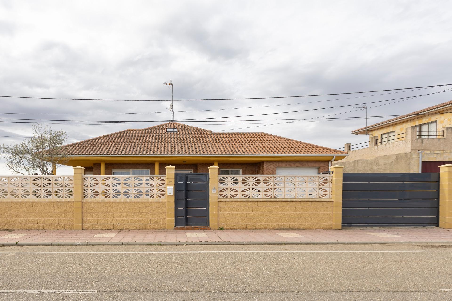 Finca urbanizable en Revellinos (a 15 minutos de Benavente)