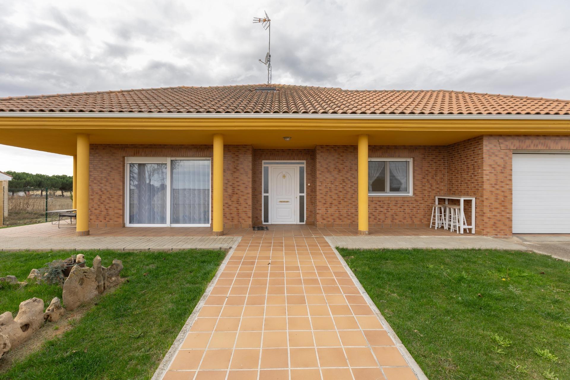 Finca urbanizable en Revellinos (a 15 minutos de Benavente)