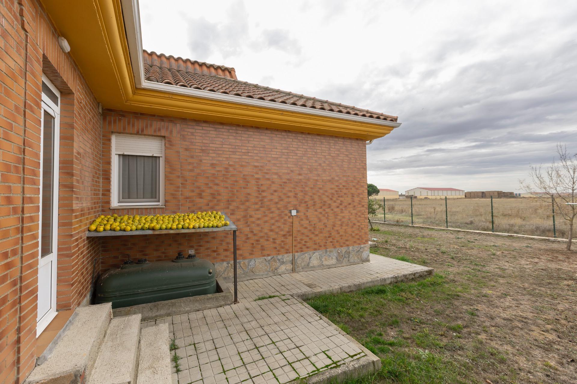 Finca urbanizable en Revellinos (a 15 minutos de Benavente)