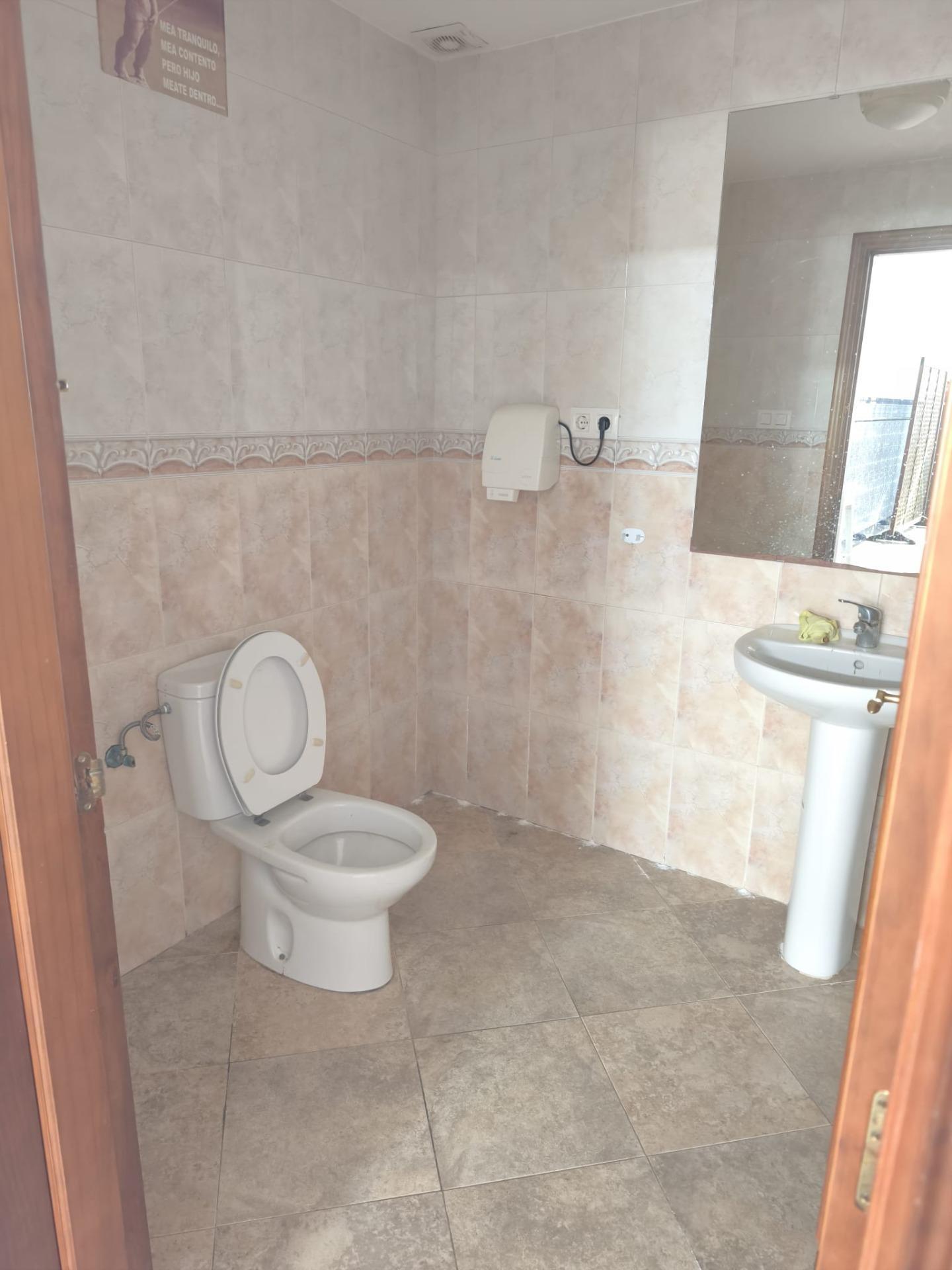 Local Comercial con Opción a Vivienda en Zona Estratégica