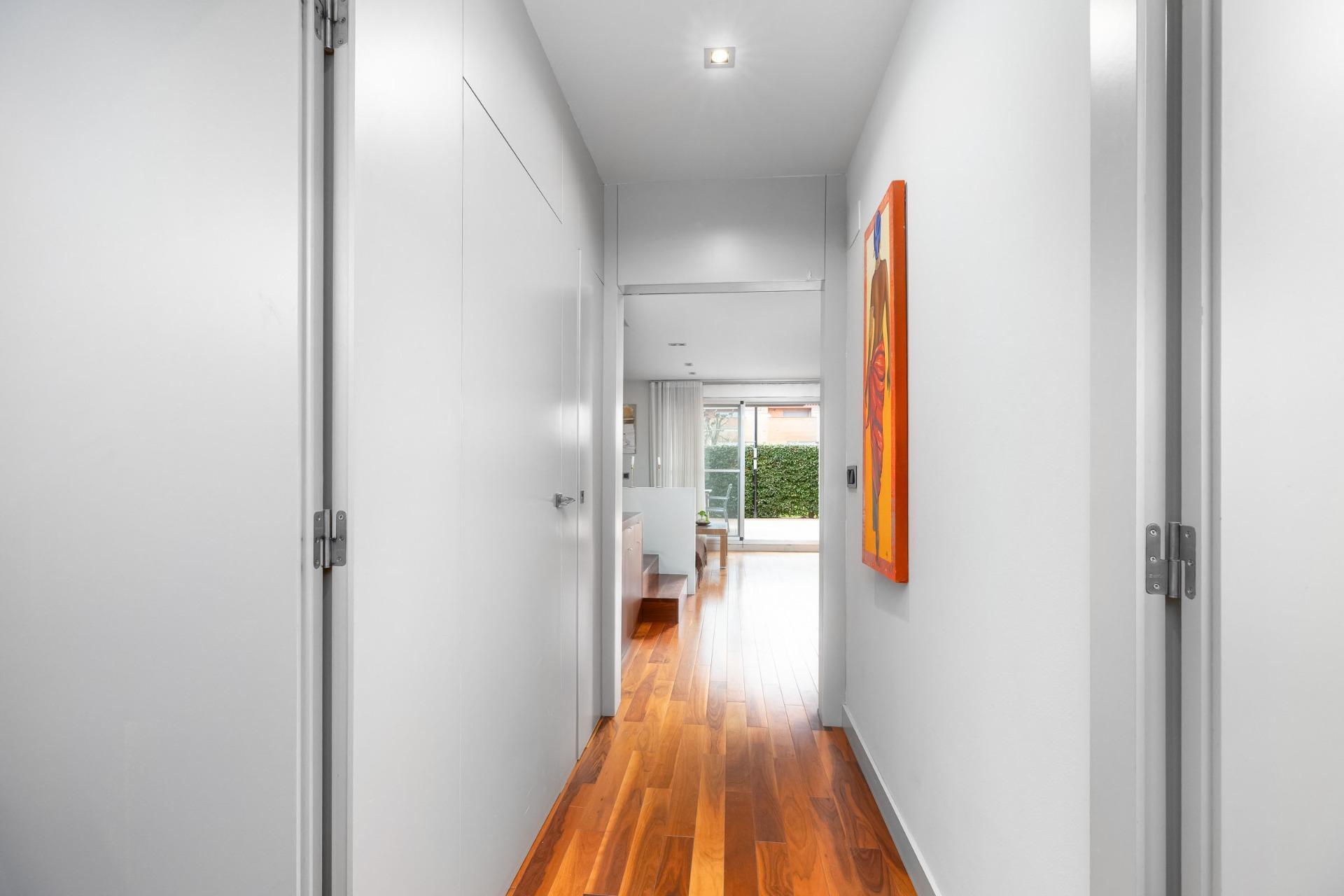 CASA CON PISCINA Y ZONA VERDE COMUNITARIA  A 15 KM DE BARCELONA