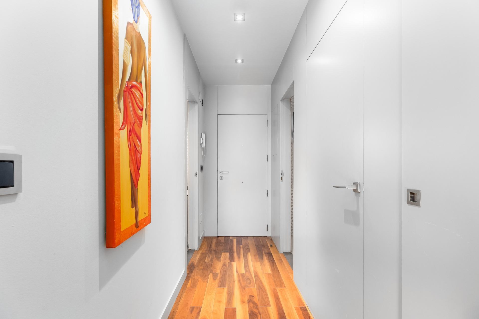 CASA CON PISCINA Y ZONA VERDE COMUNITARIA  A 15 KM DE BARCELONA