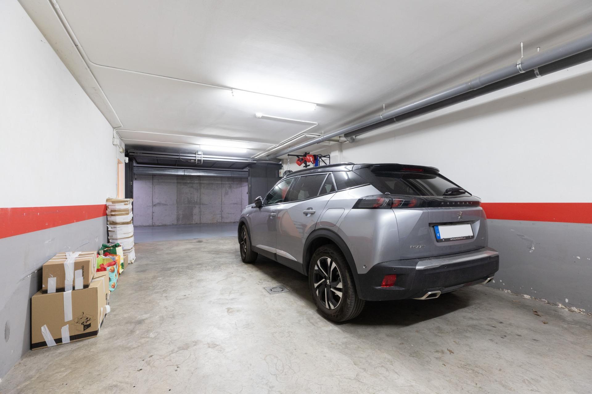 CASA CON PISCINA Y ZONA VERDE COMUNITARIA  A 15 KM DE BARCELONA