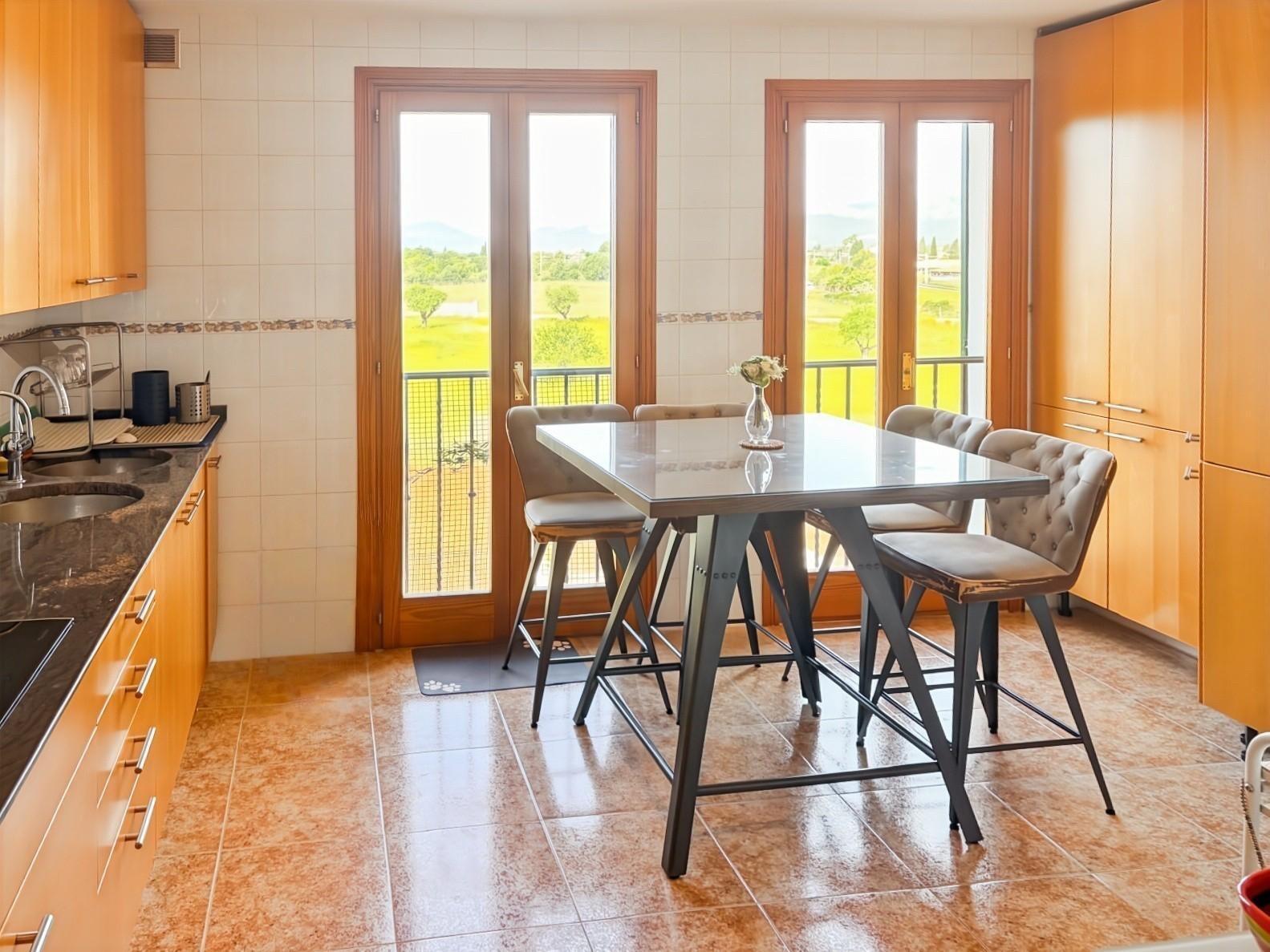 ESPECTACULAR PISO AMPLIO Y LUMINOSO CON VISTAS A LA MONTAÑA