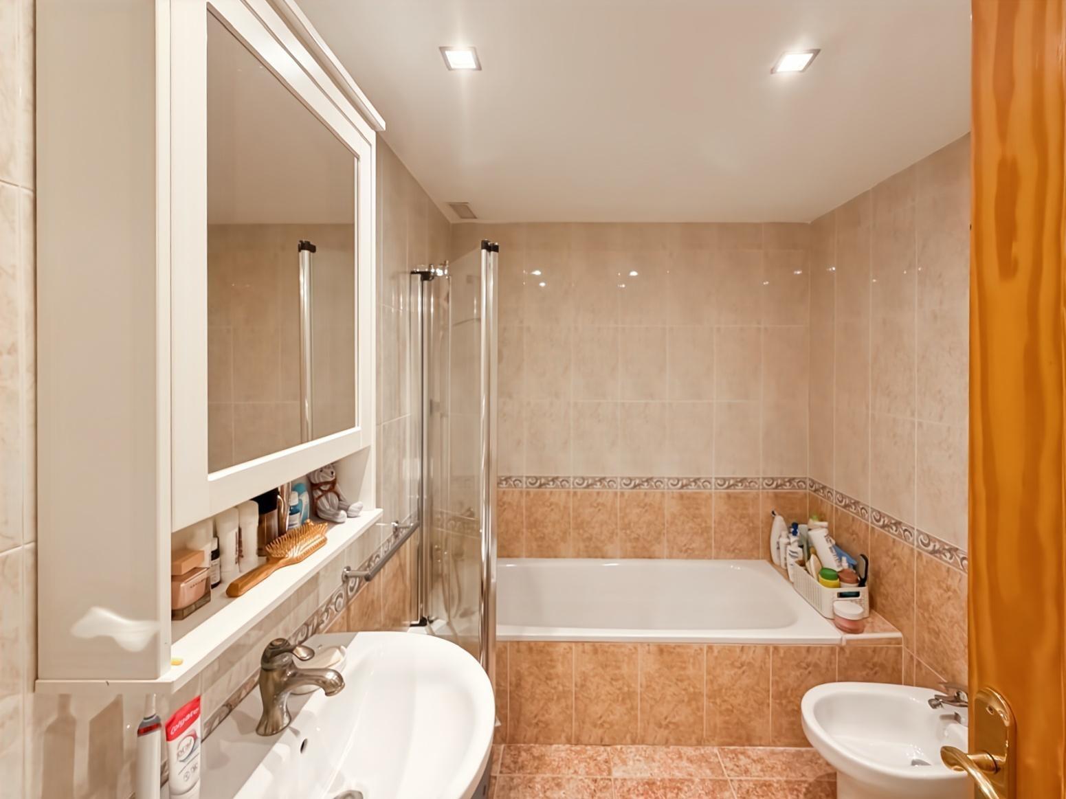 ESPECTACULAR PISO AMPLIO Y LUMINOSO CON VISTAS A LA MONTAÑA