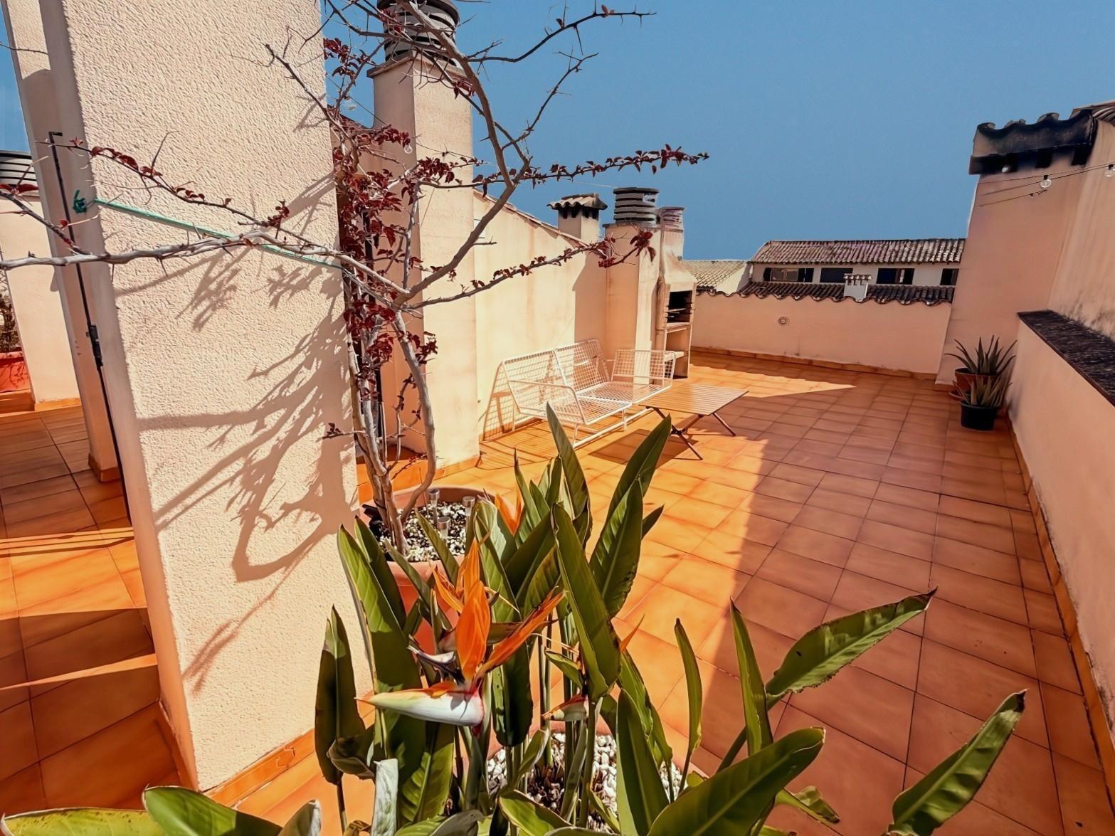 ESPECTACULAR PISO AMPLIO Y LUMINOSO CON VISTAS A LA MONTAÑA