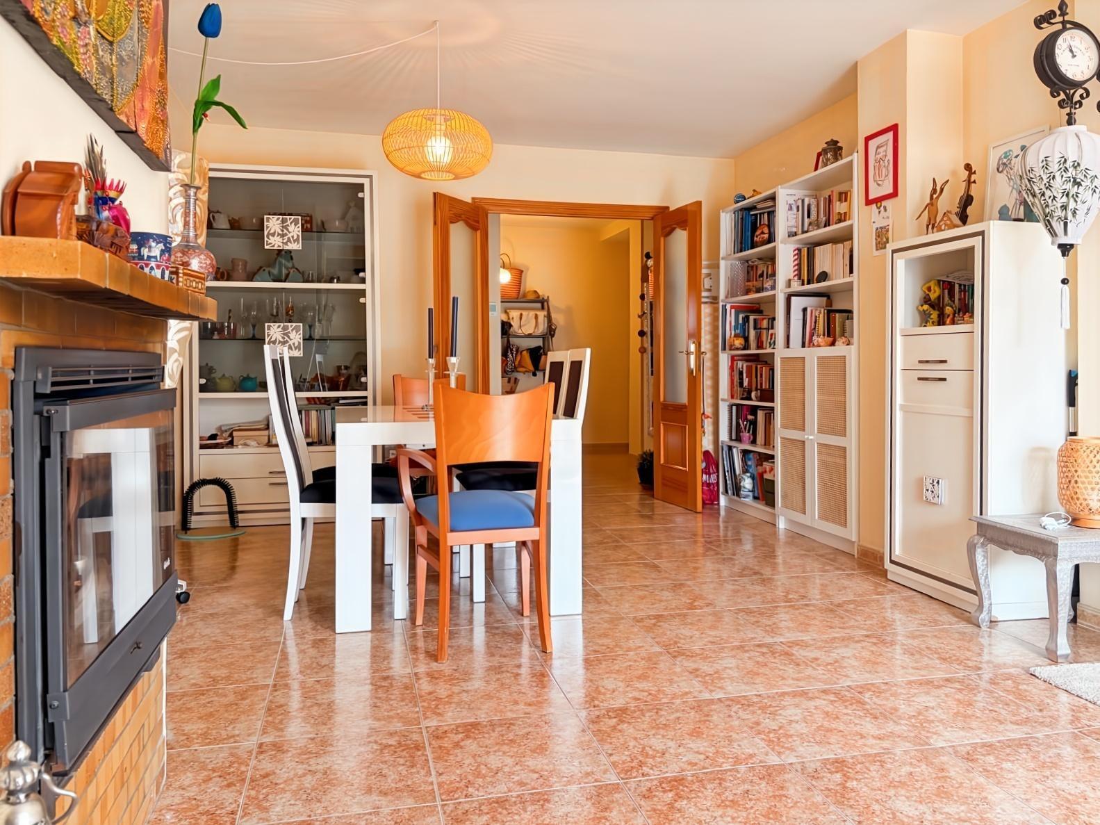 ESPECTACULAR PISO AMPLIO Y LUMINOSO CON VISTAS A LA MONTAÑA