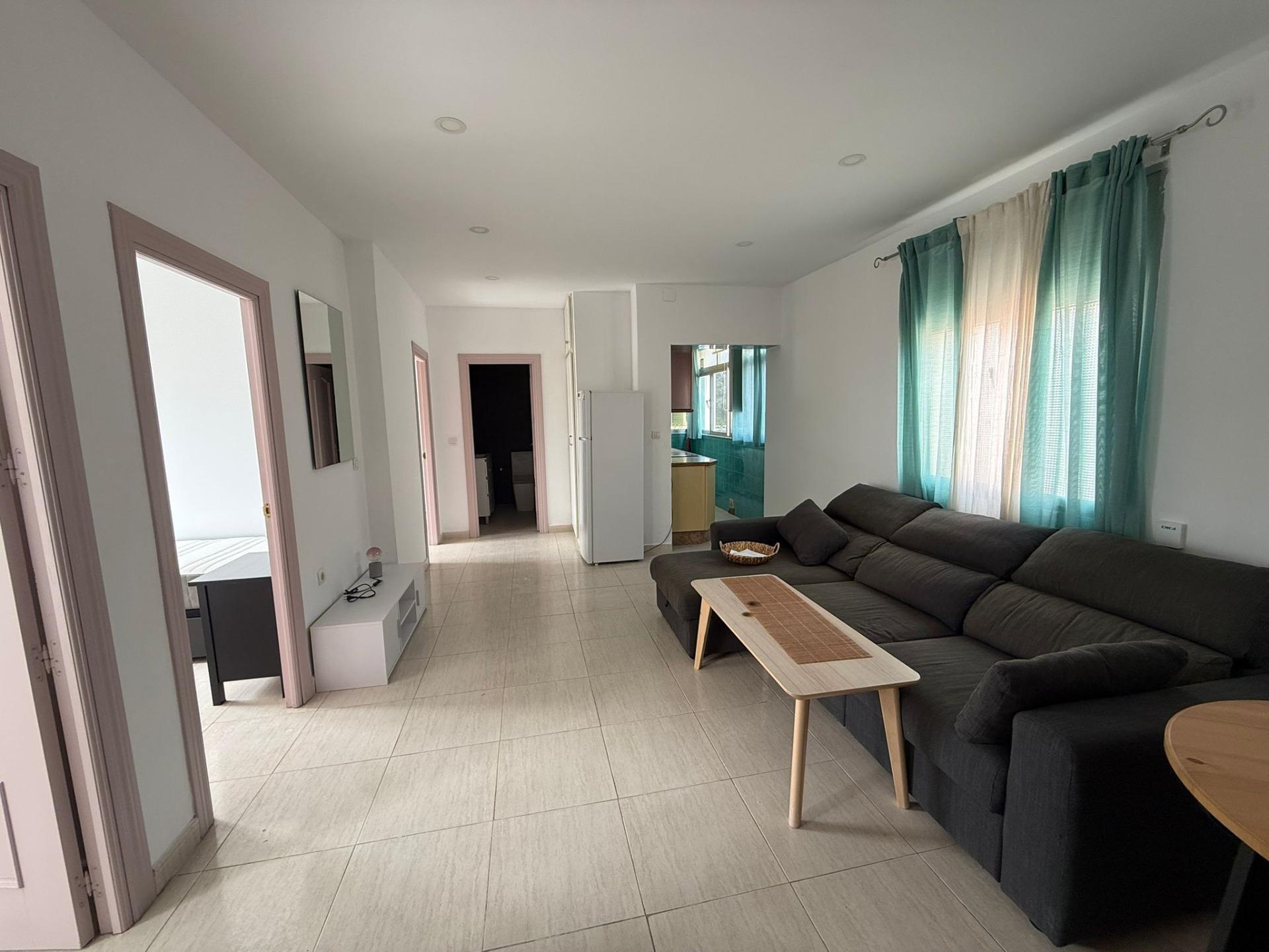 Piso de 3 habitaciones en Gamarra