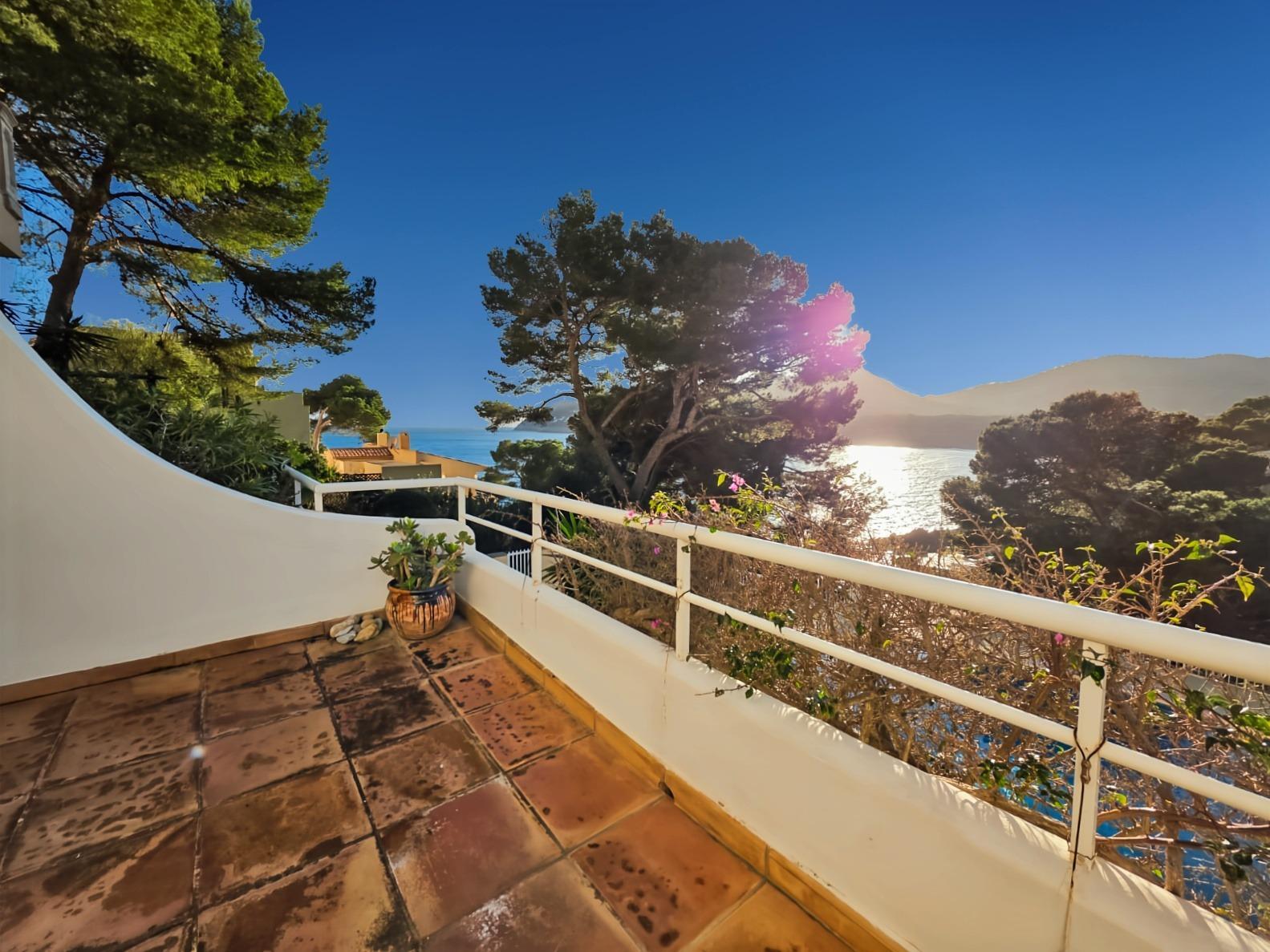 ADOSADO CON ACCESO PRIVADO Y VISTAS AL MAR- CANYAMEL, MALLORCA
