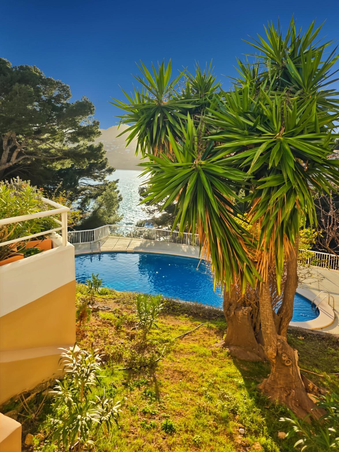 ADOSADO CON ACCESO PRIVADO Y VISTAS AL MAR- CANYAMEL, MALLORCA