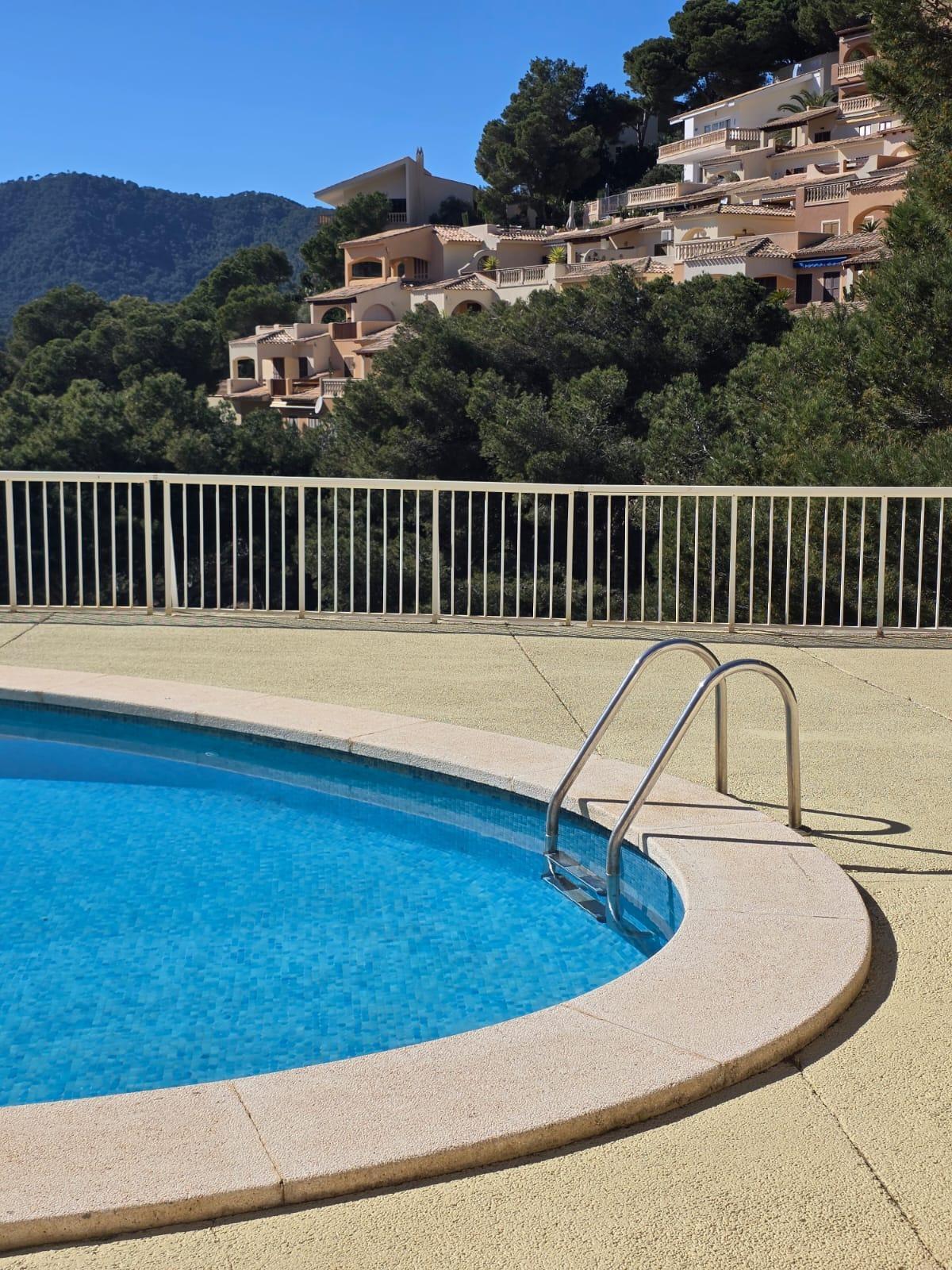 ADOSADO CON ACCESO PRIVADO Y VISTAS AL MAR- CANYAMEL, MALLORCA
