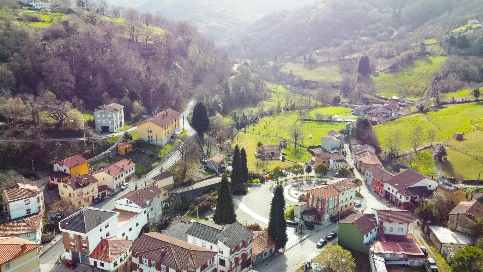 PRECIOSA Y SOLEADA FINCA RODEADA DE NATURALEZA EN BIMENES, A NADA DE NAVA LA COMARCA DE LA SIDRA Y PRINCIPALES CIUDADES