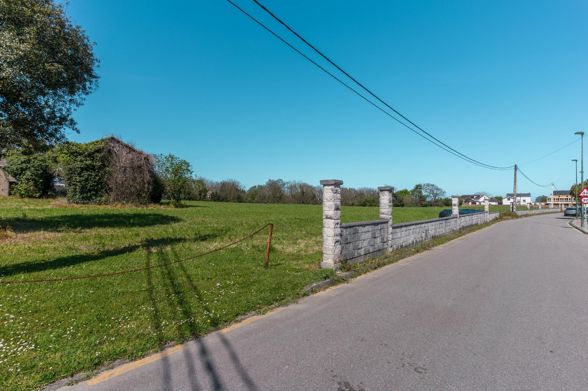 TERRENO EDIFICABLE SITO EN LONGARA, EL FRANCO, LA CARIDAD