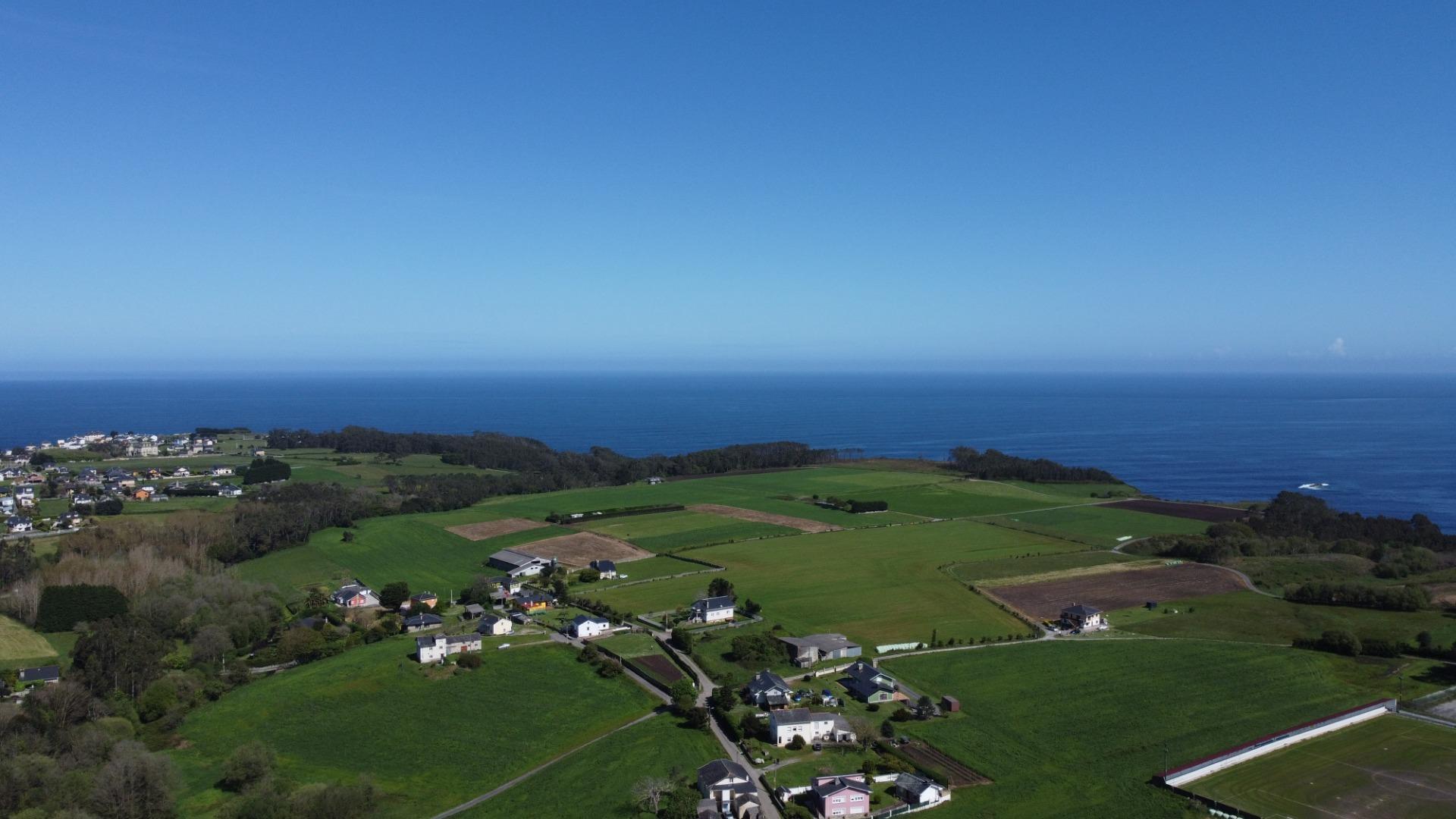 TERRENO EDIFICABLE SITO EN LONGARA, EL FRANCO, LA CARIDAD