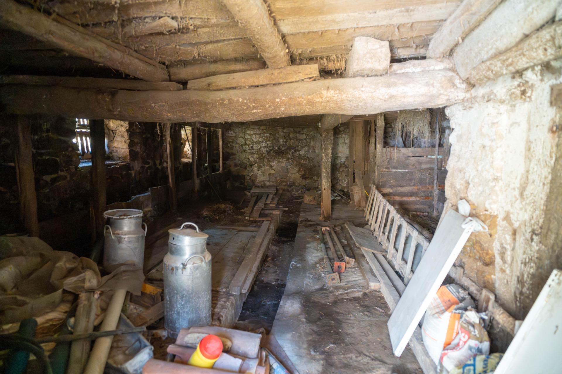 CASA Y TERRENO EN PRASES CORVERA DE TORANZO