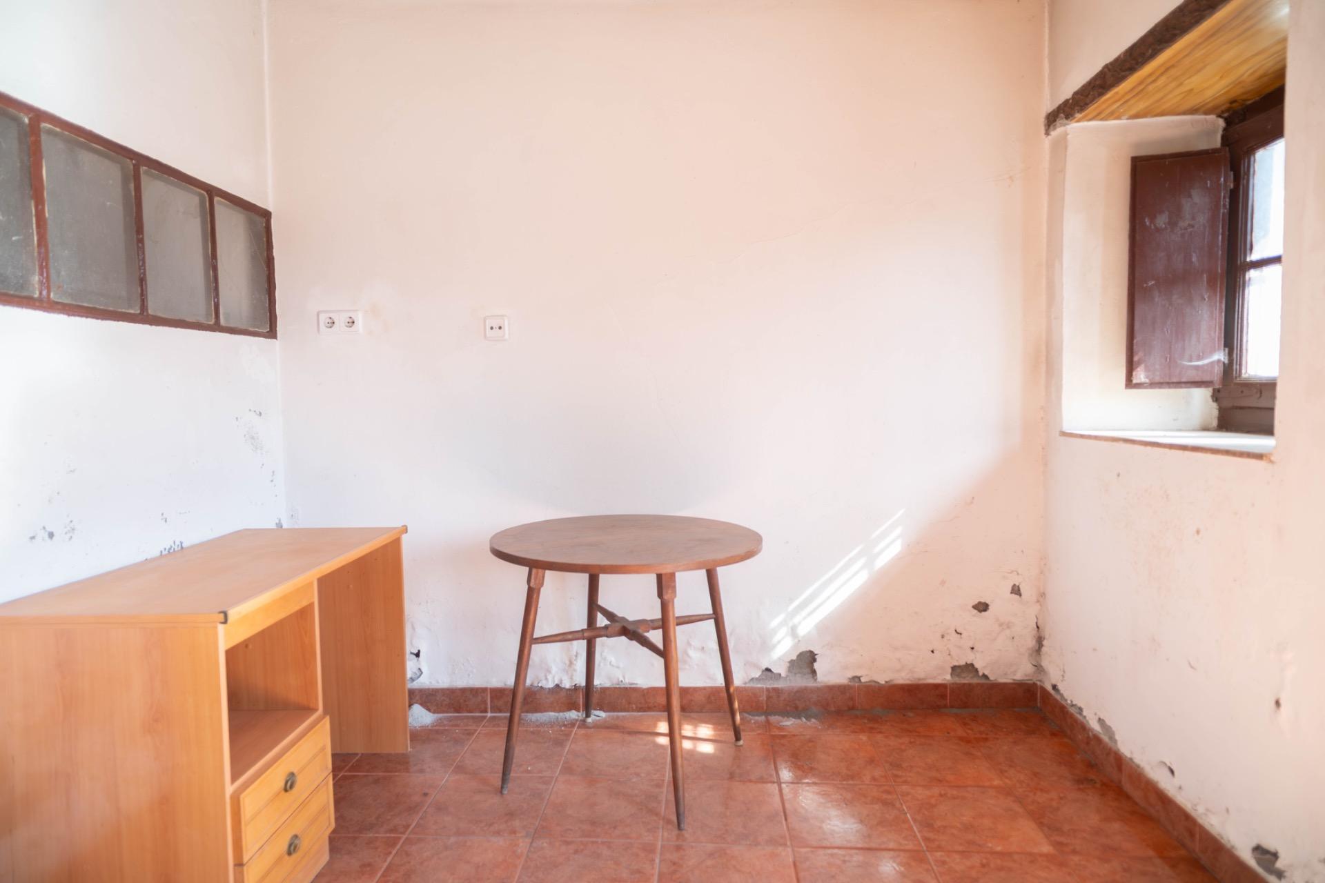 CASA Y TERRENO EN PRASES CORVERA DE TORANZO