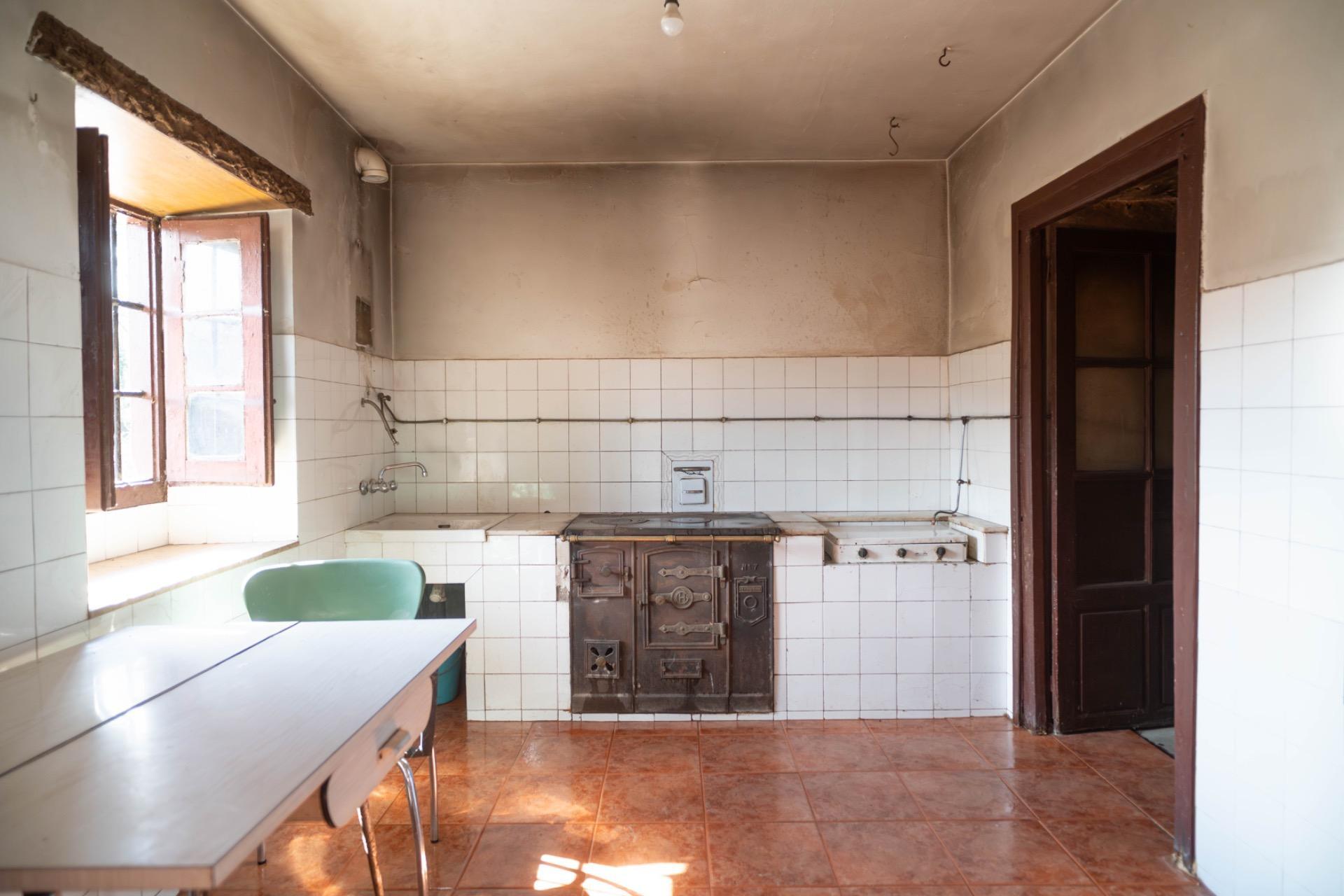 CASA Y TERRENO EN PRASES CORVERA DE TORANZO