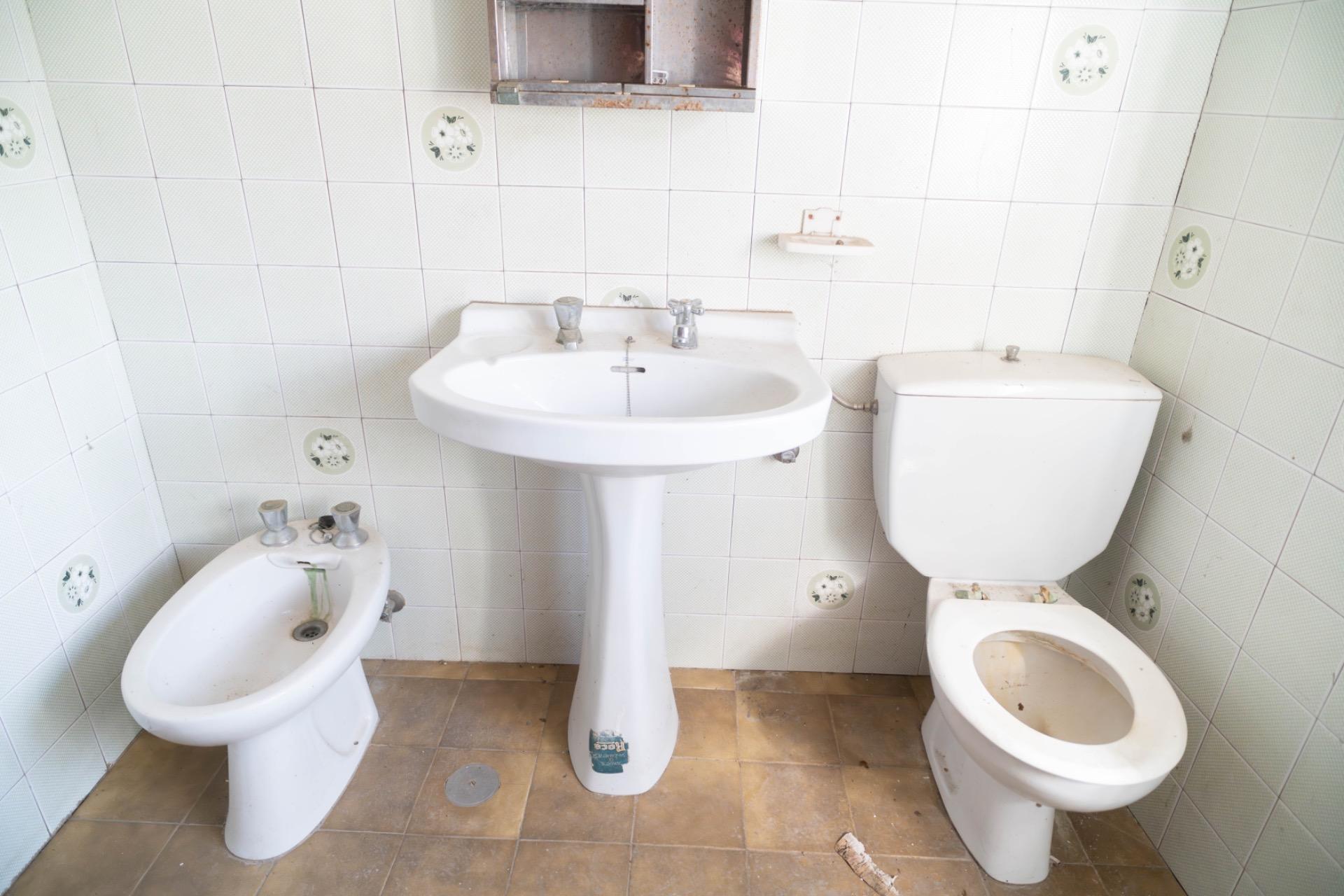 CASA Y TERRENO EN PRASES CORVERA DE TORANZO