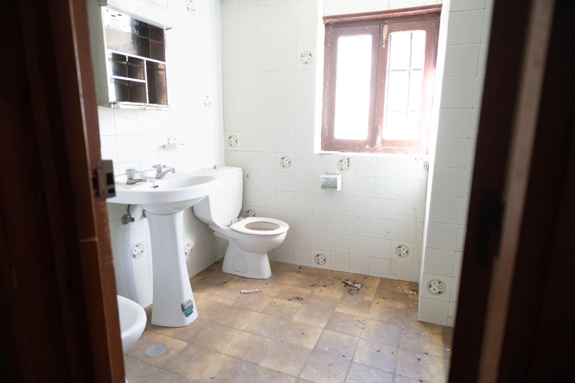 CASA Y TERRENO EN PRASES CORVERA DE TORANZO