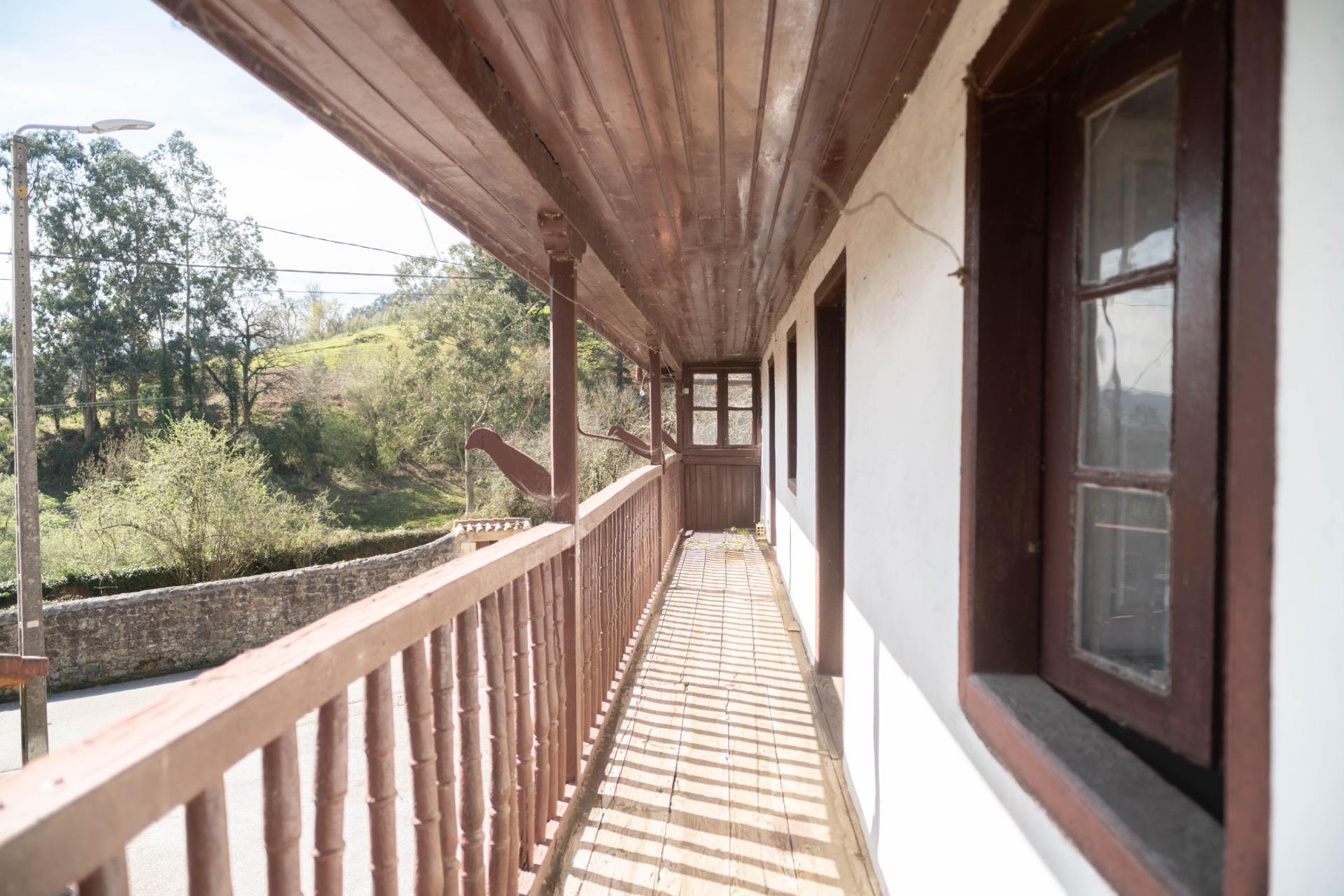 CASA Y TERRENO EN PRASES CORVERA DE TORANZO
