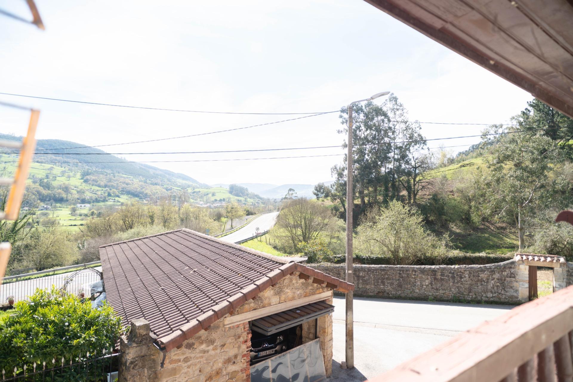 CASA Y TERRENO EN PRASES CORVERA DE TORANZO