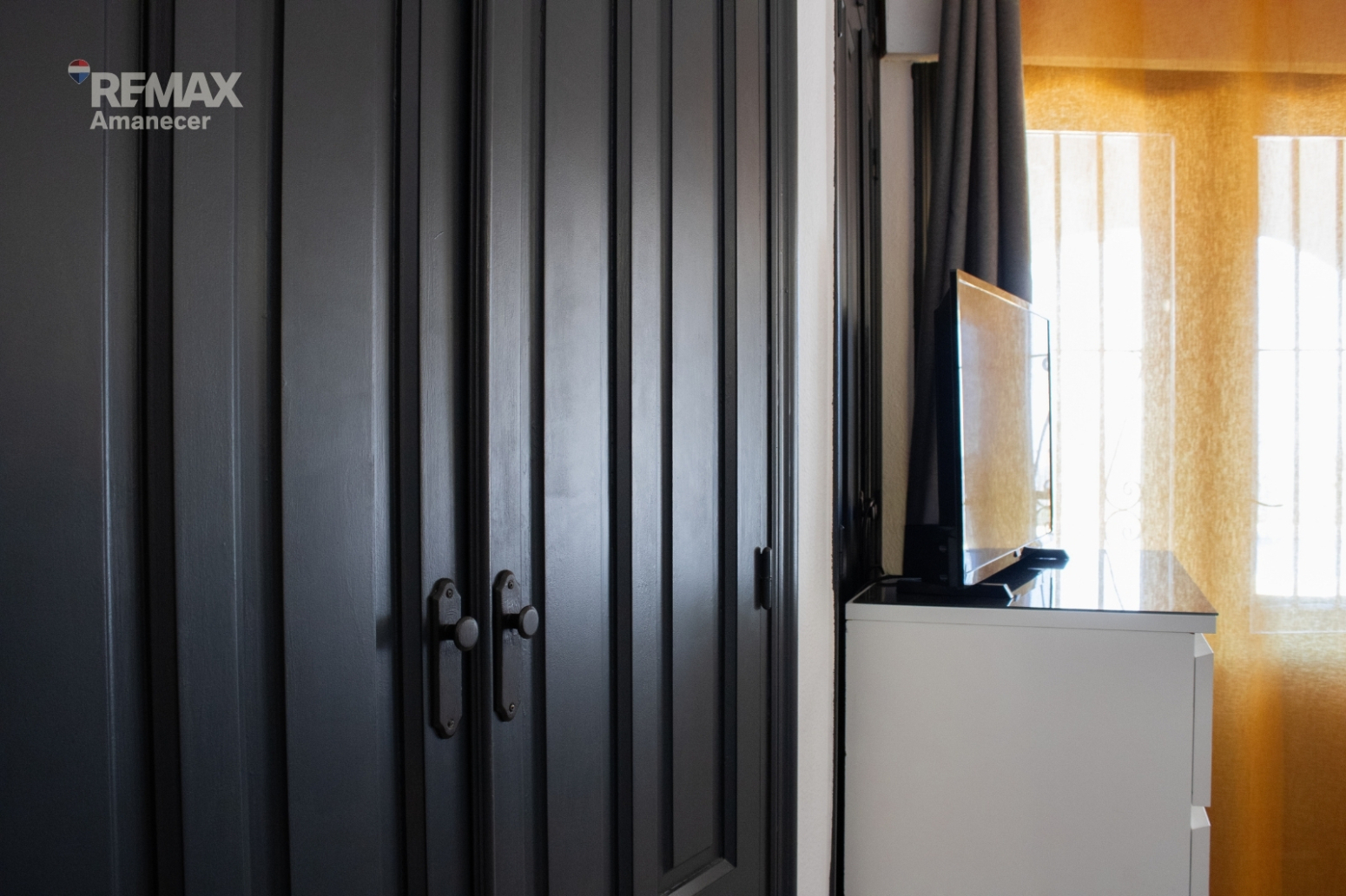 Chalet en una sola planta con vistas panorámicas al mar, montaña y marjal en Montepego