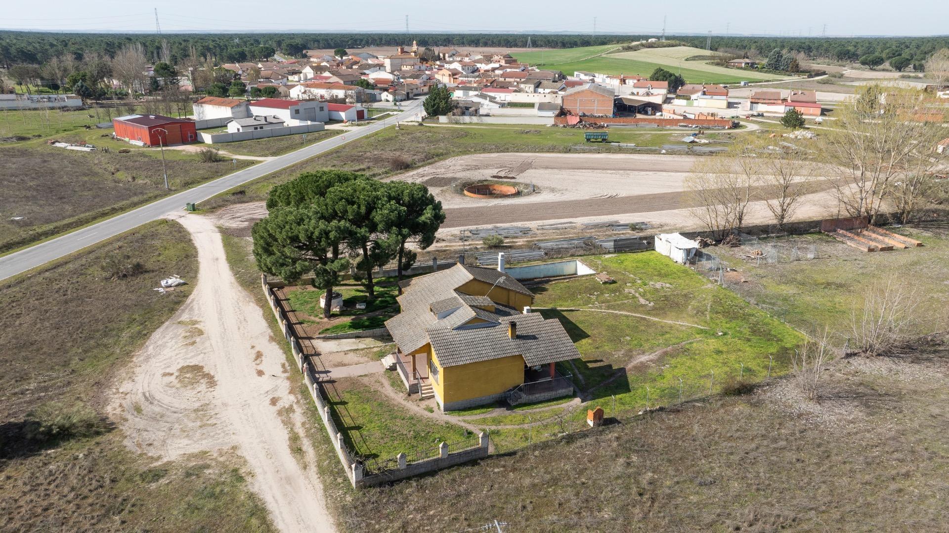 Casa Independiente en Fuente el Olmo de Íscar ??