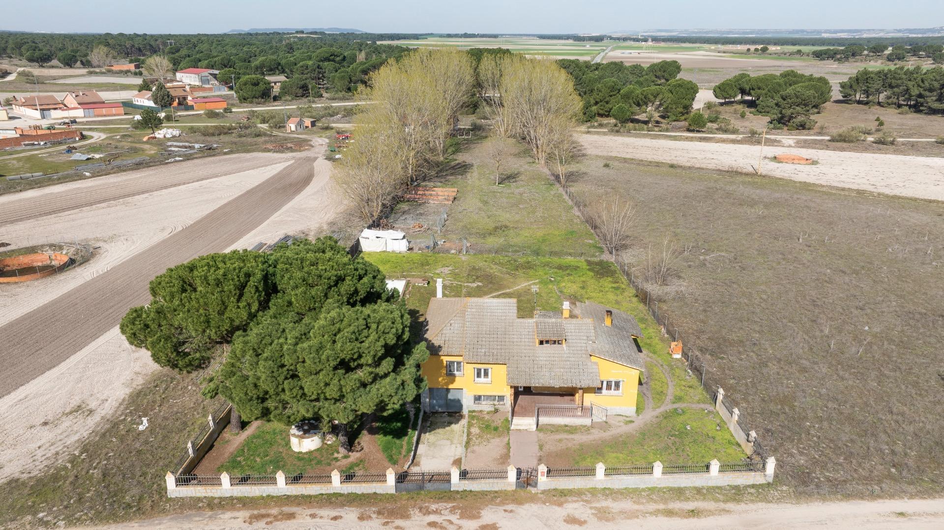 Casa Independiente en Fuente el Olmo de Íscar ??