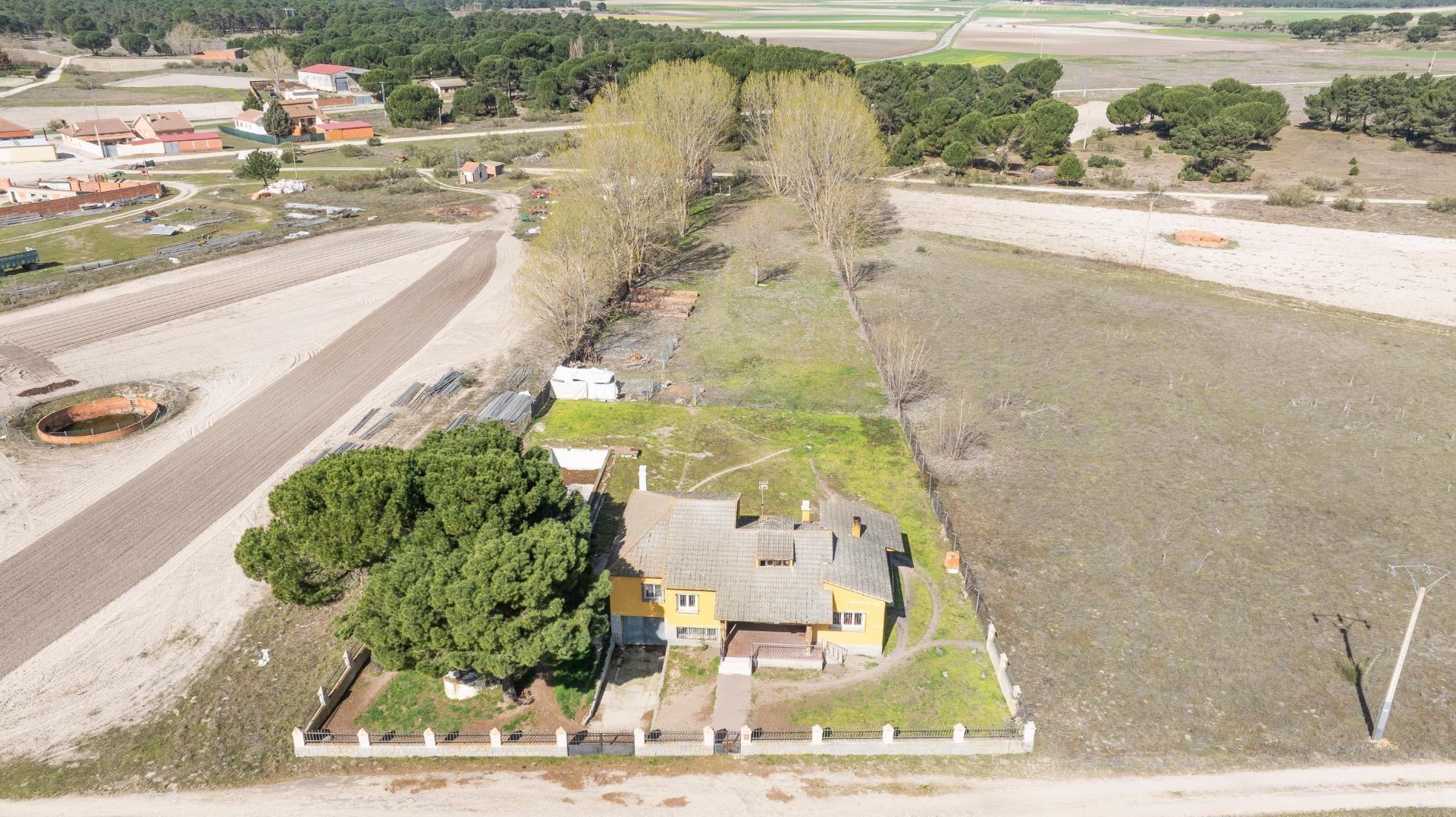 Casa Independiente en Fuente el Olmo de Íscar ??