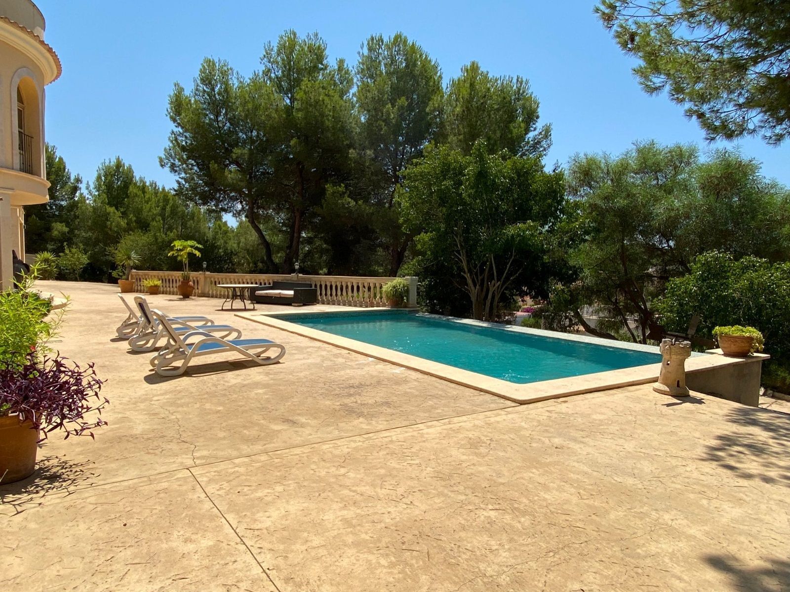 piscina y terraza