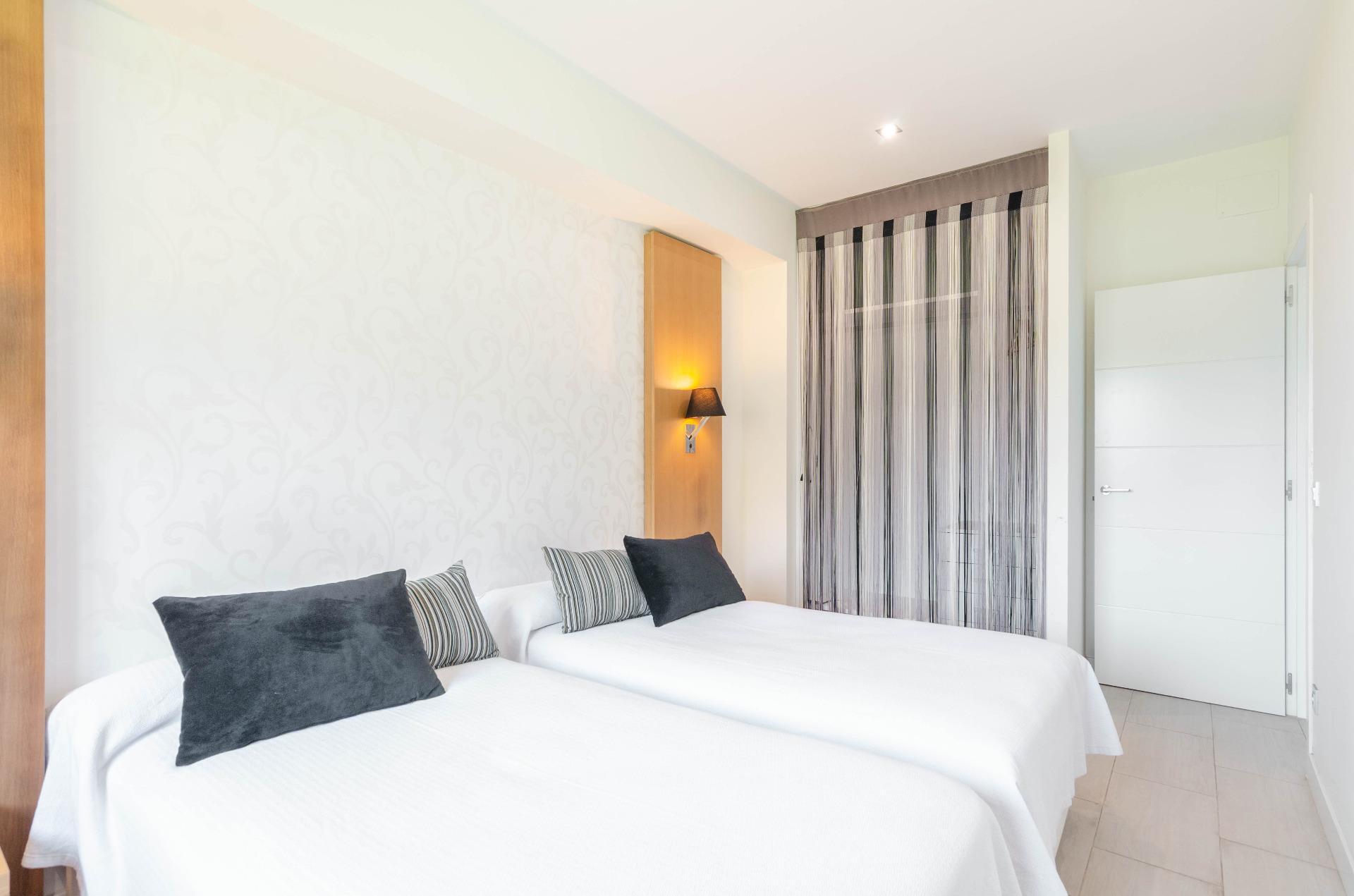 Edificios-Venta-MorcÃ­n-2213707-Foto-21