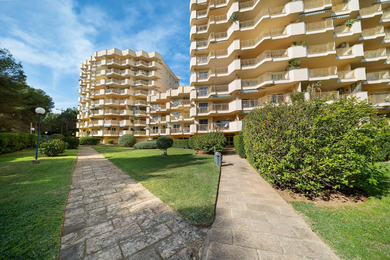 Apartamento en 1a línea de Cala Vinyes con piscina y ascensor