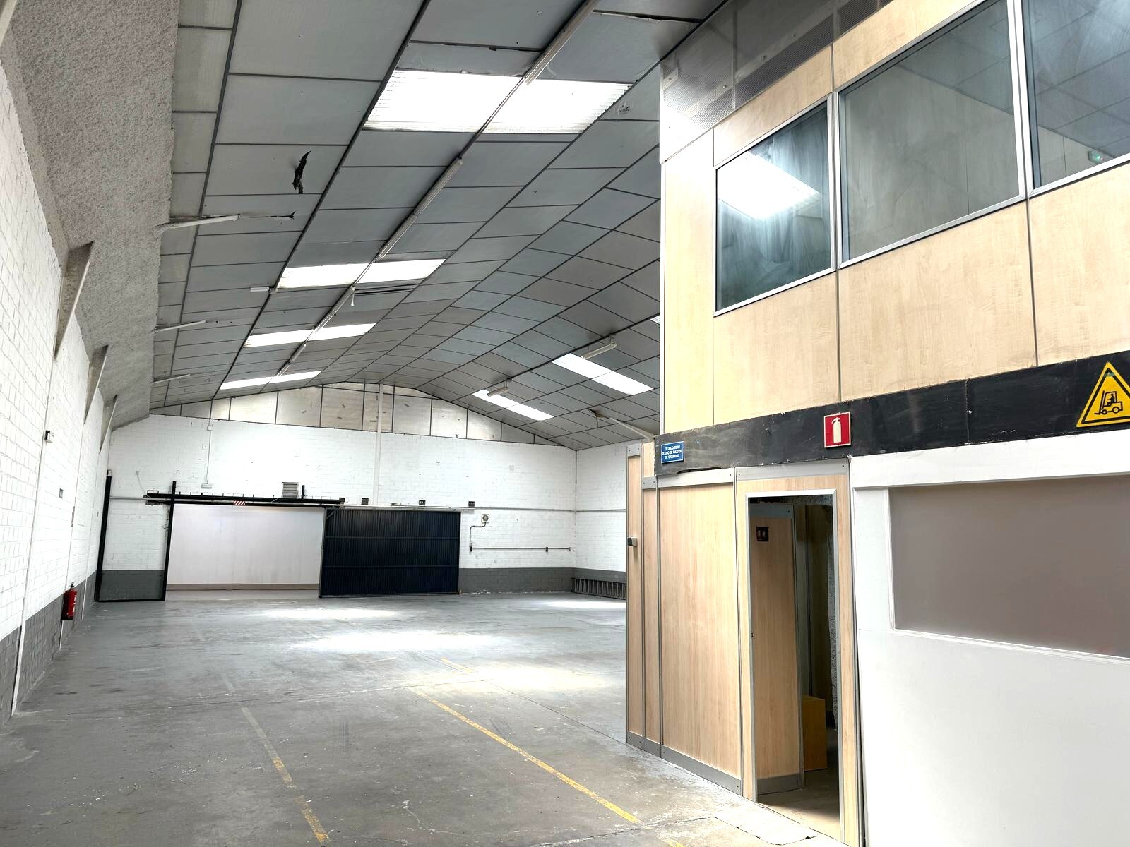 Naves-Venta-Daganzo de Arriba-2238623-Foto-12