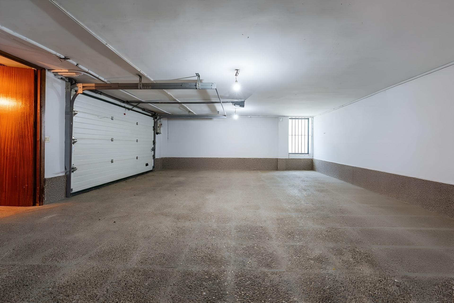 VISTAS ESPECTACULARES EN SIMÓN VERDE: UN REFUGIO DE PRIVACIDAD Y ESPACIO.